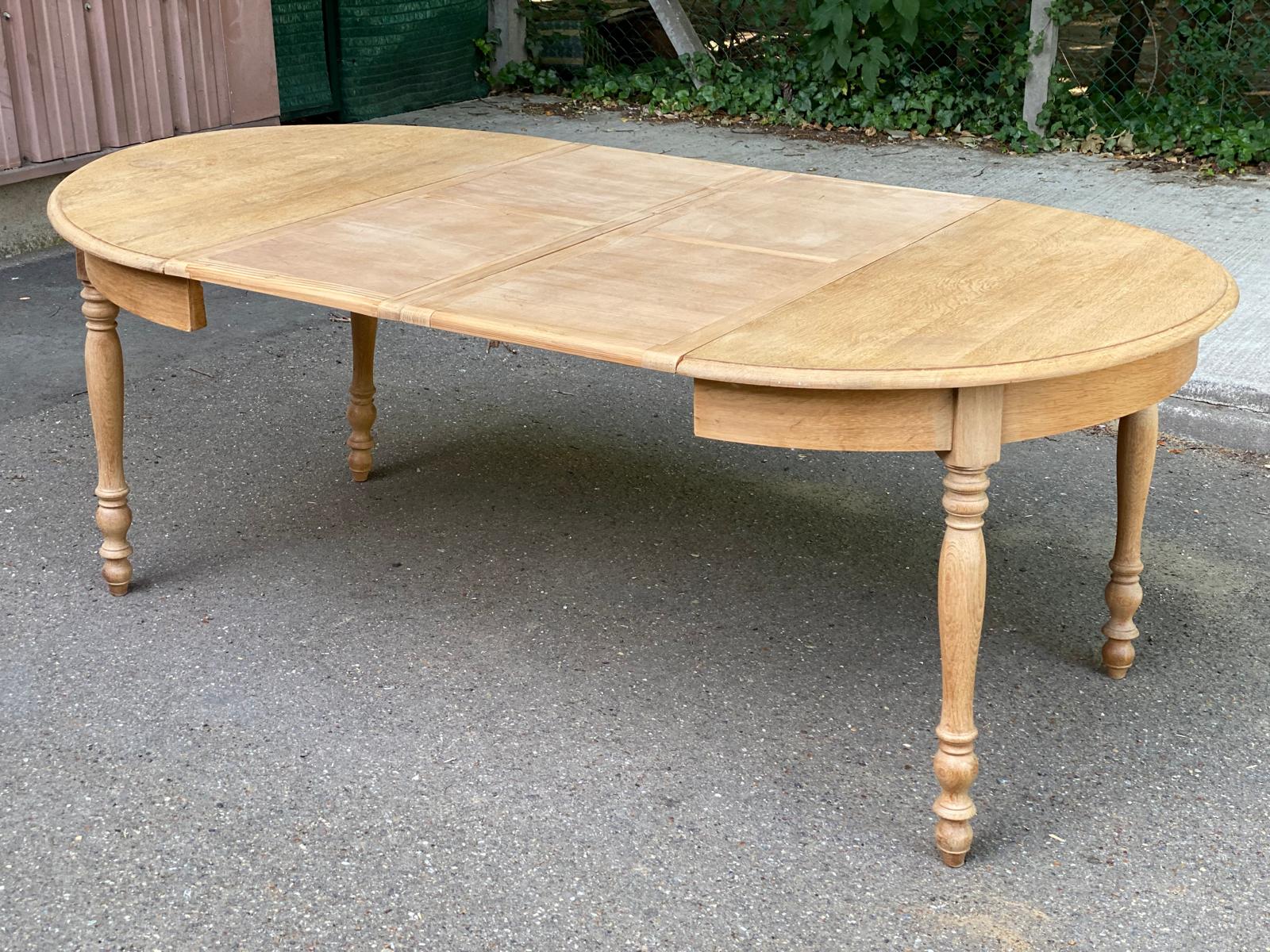 Louis Philippe 19th century round extendable dining table, renovated, 200cm