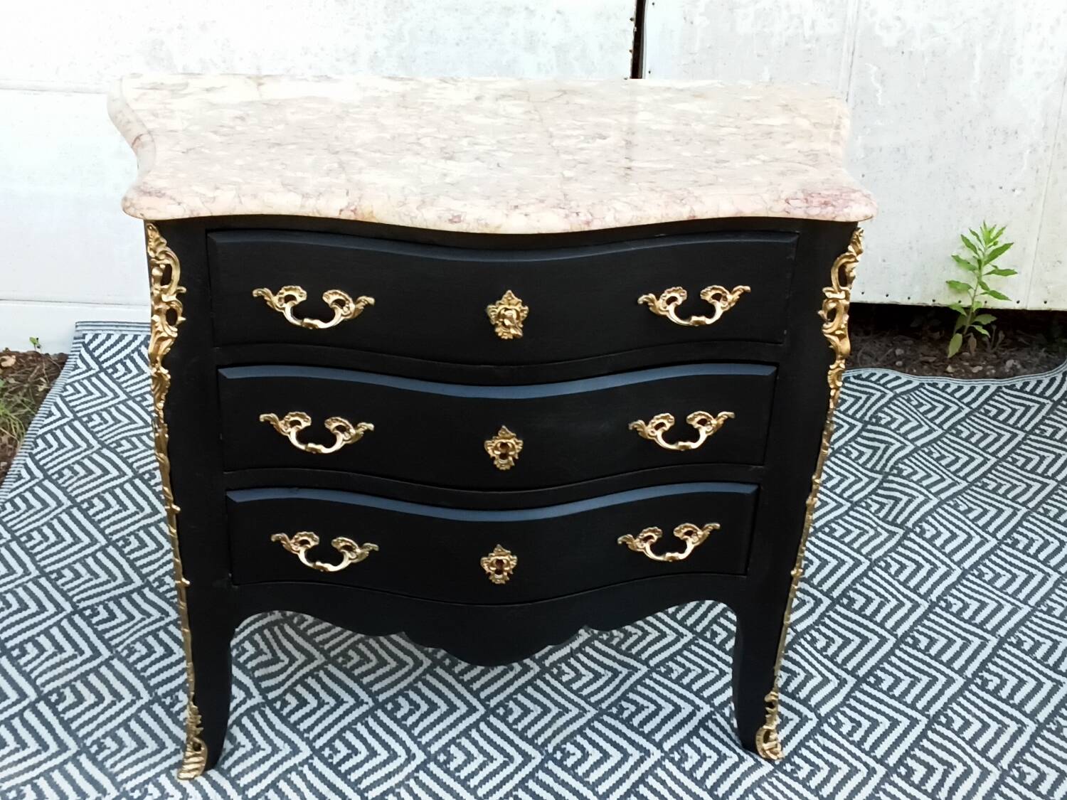 Petite commode noire