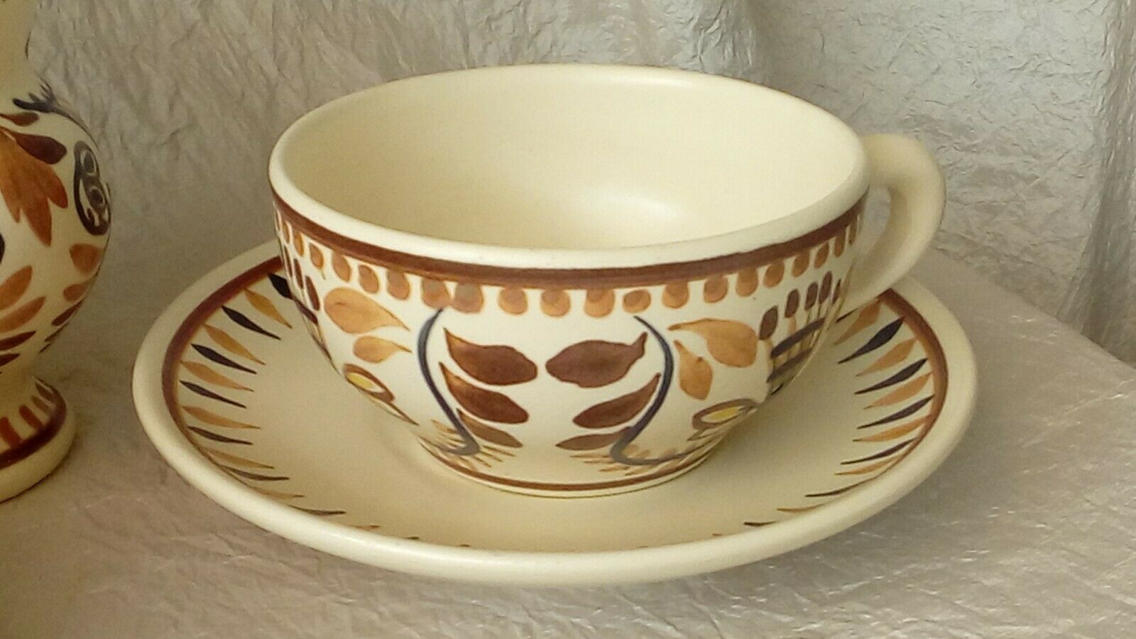 2 cups of chocolate lunch and faience henriot quimper milk jar