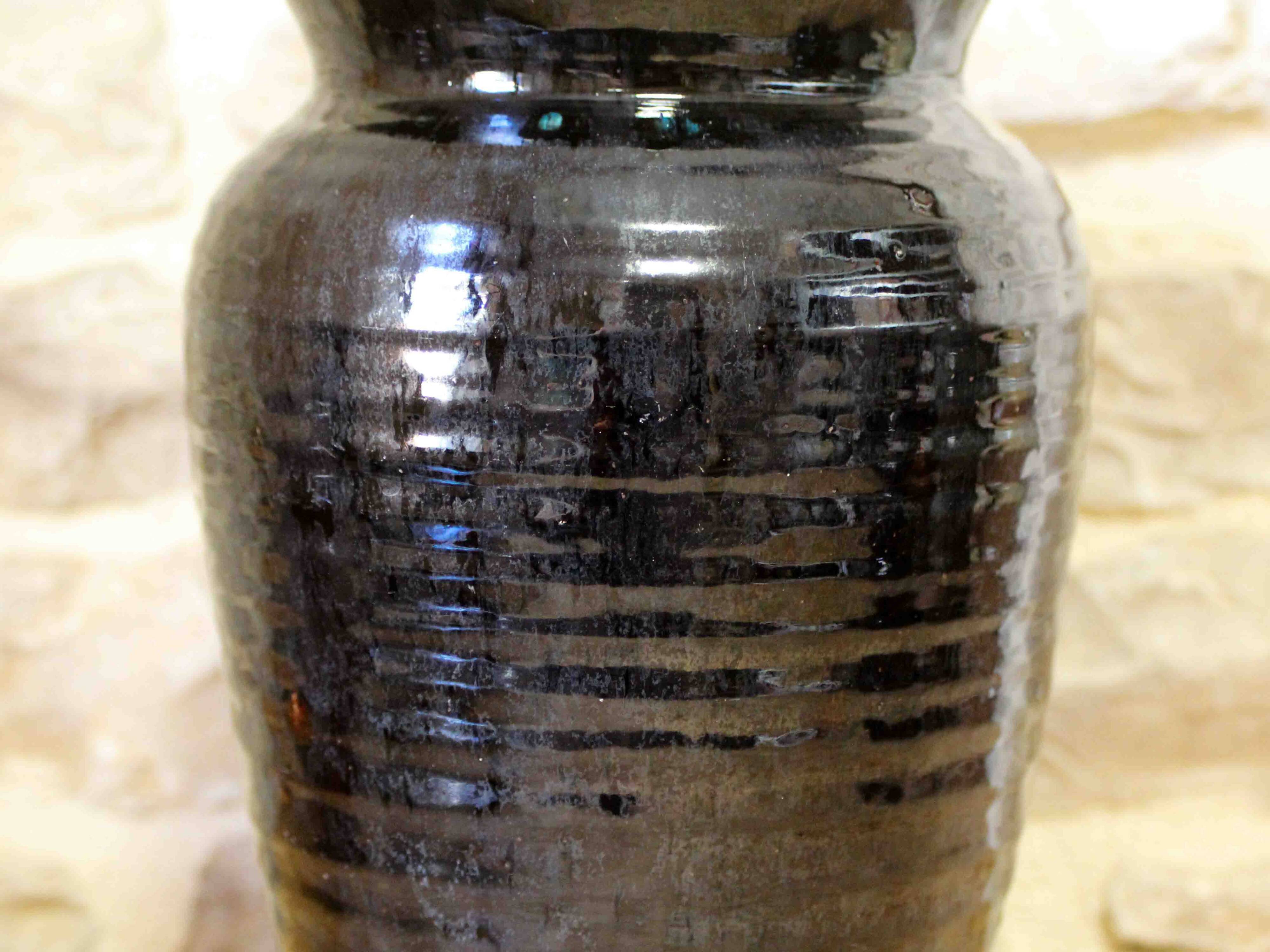 Accolay ceramic vase