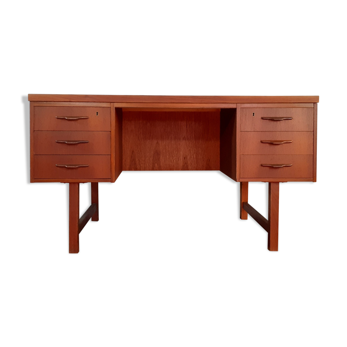 Small danish vintage desk in 1960s teck