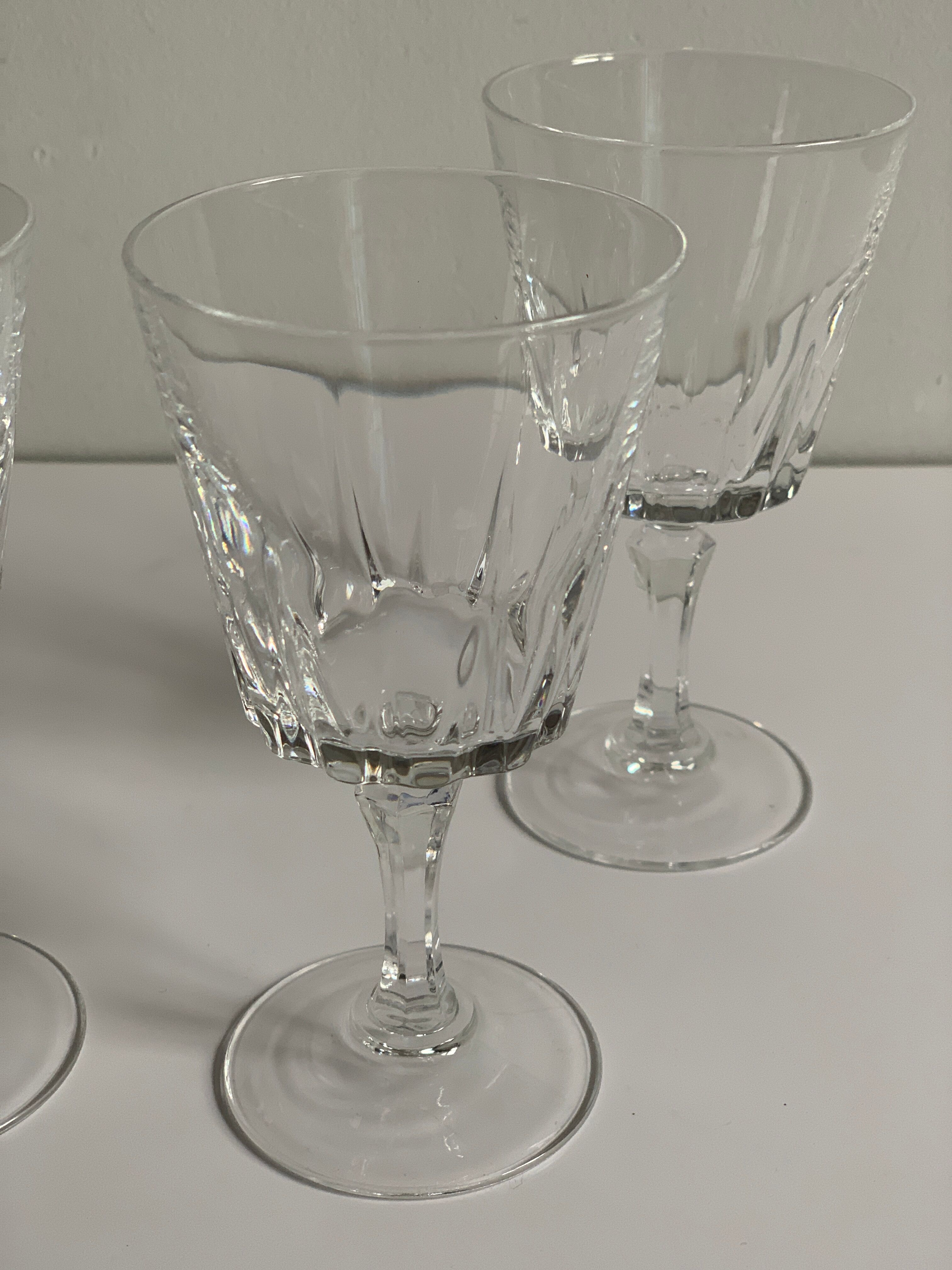 4 crystal glasses