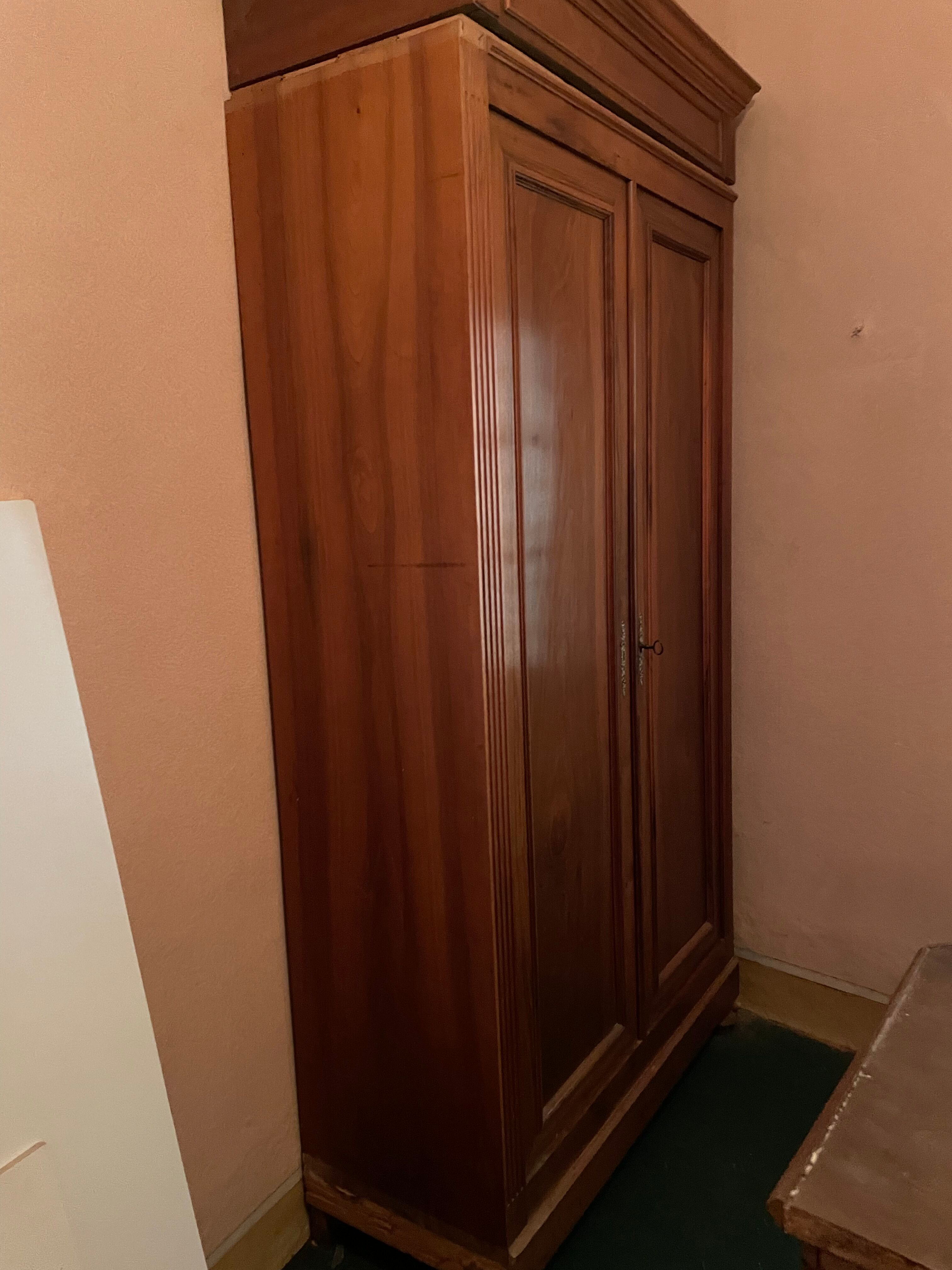 Louis-Philippe / Napoléon III walnut wardrobe