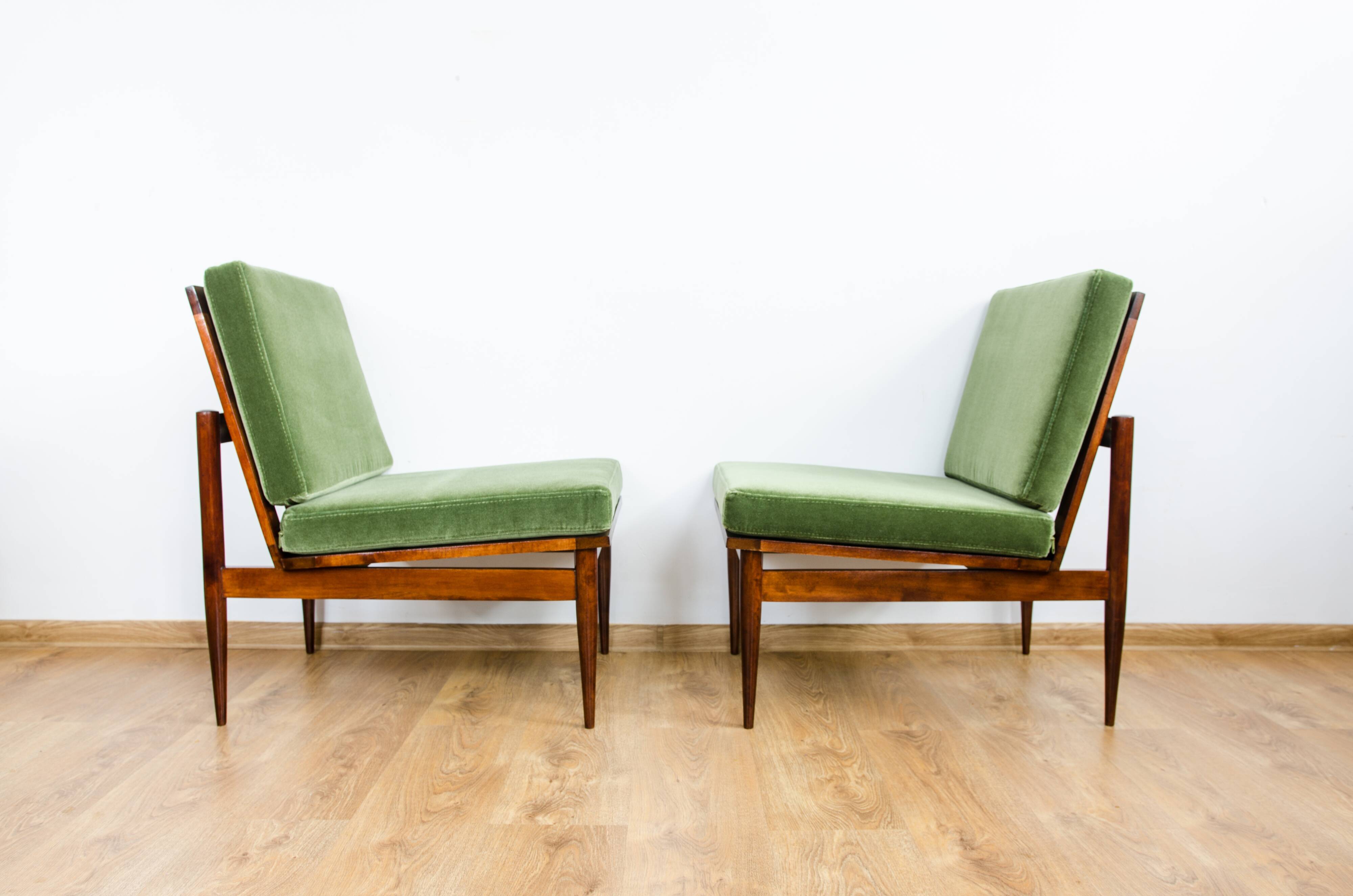 Paire de fauteuils verts du milieu du siècle 1965