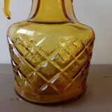 Carafe and its 6 amber-colored glasses