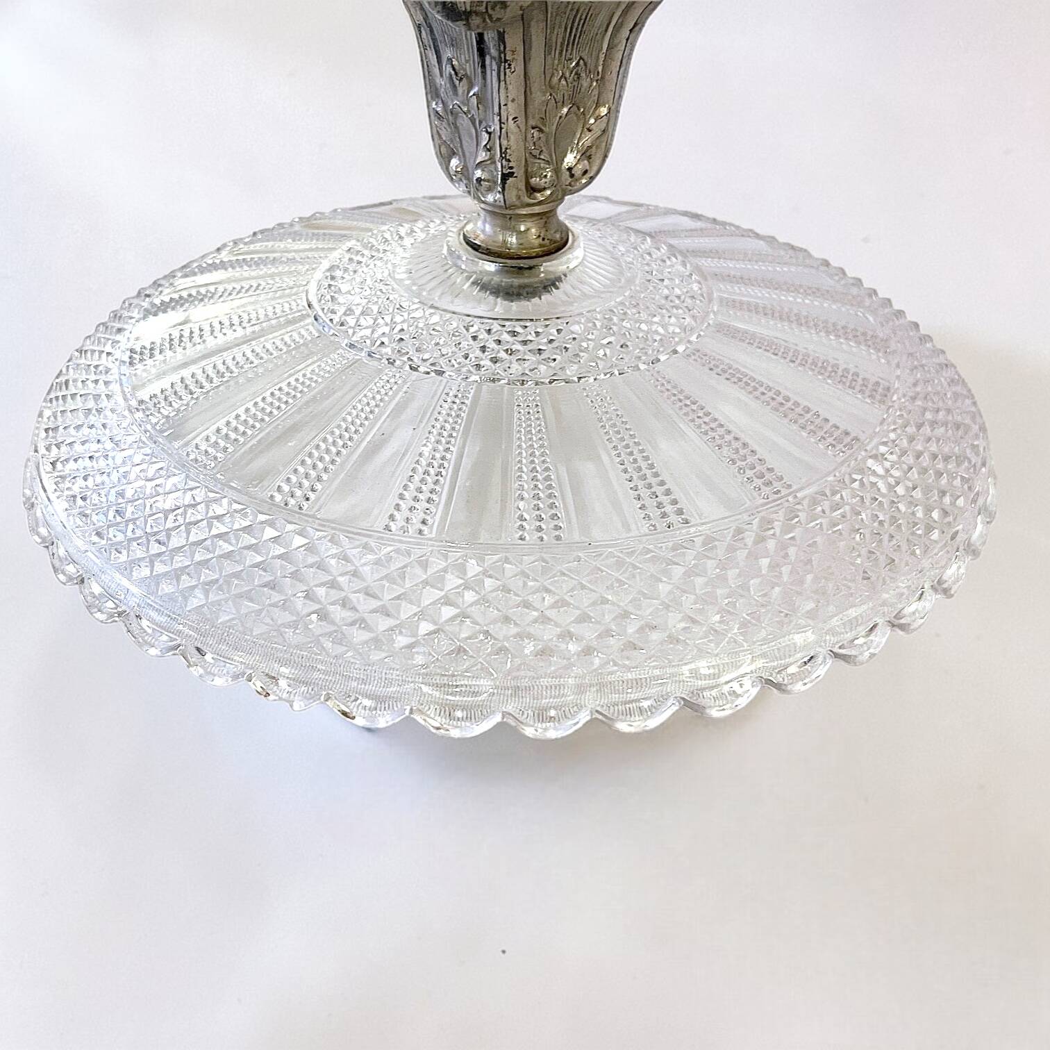 Art Nouveau fruit bowl in glass and metal Art Nouveau compote dish