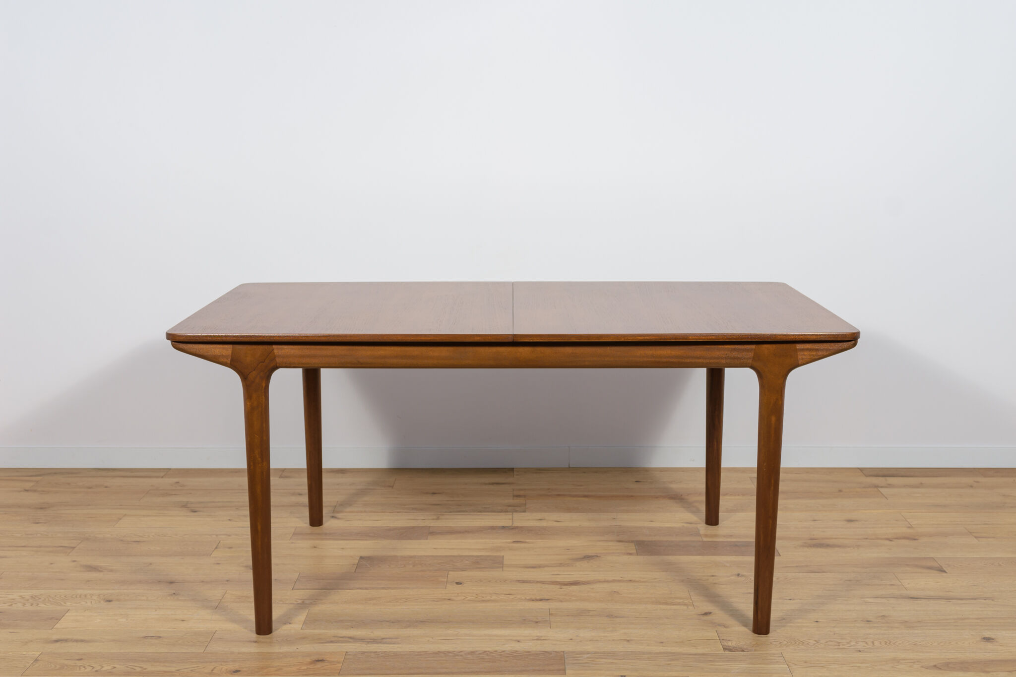 Mid-Century Teak Extendable Dining Table from McIntosh, 1960s