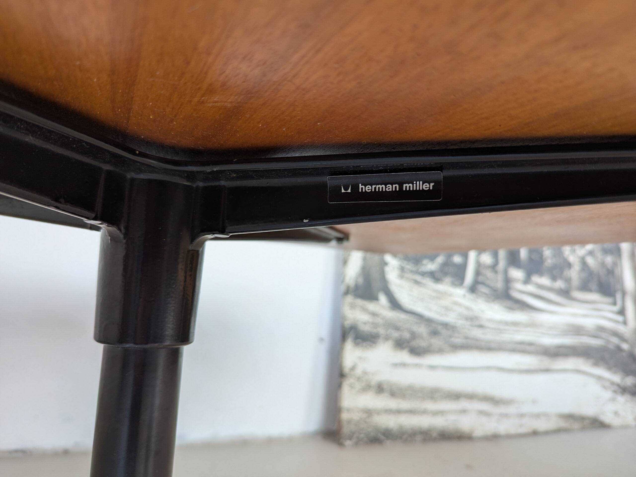 Design coffee table by Charles and Ray Eames for Herman Miller.