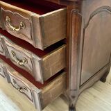 Commode, Galbée arbalète en noyer 18 ème