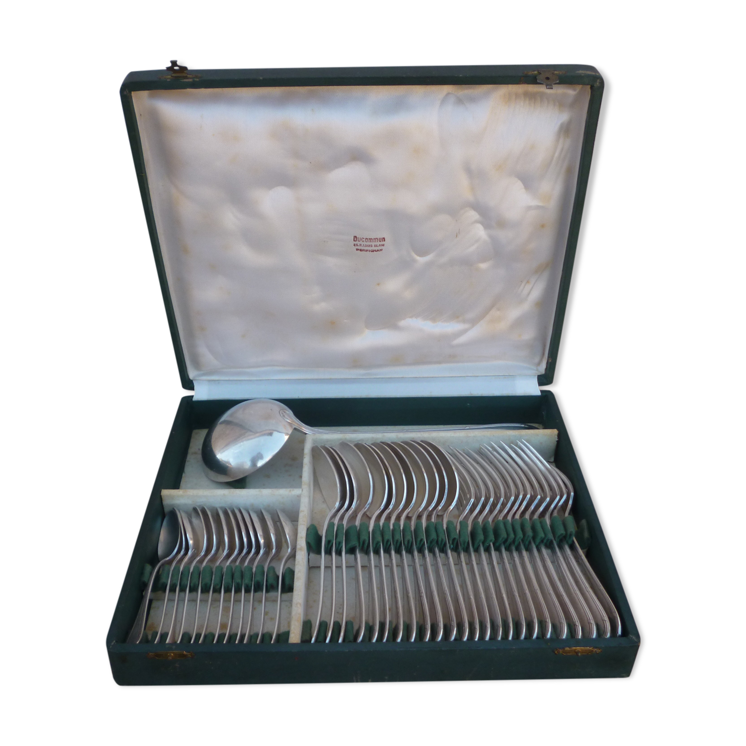 Housewife Silver metal 37 cutlery