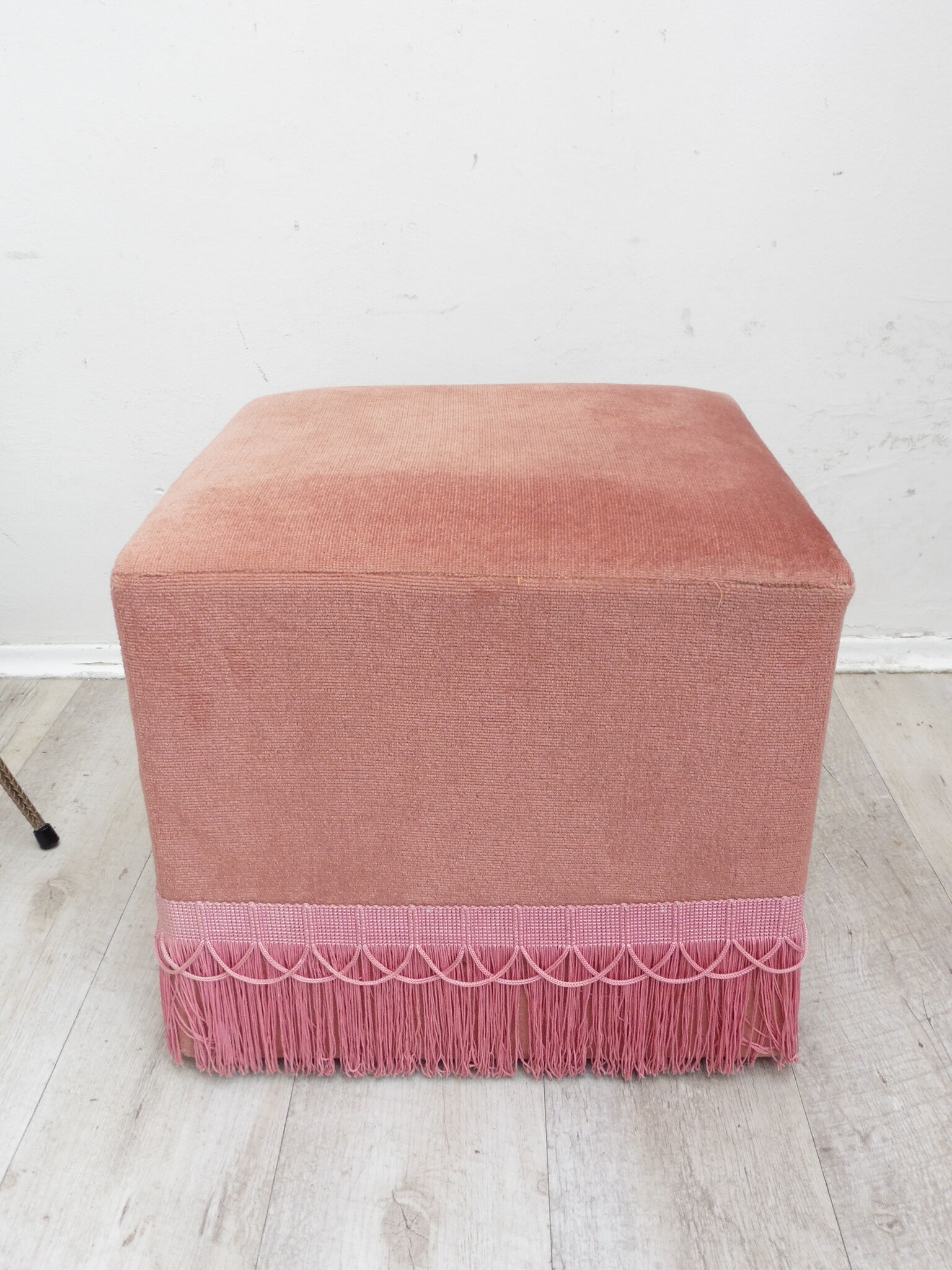 Pink velvet pouf