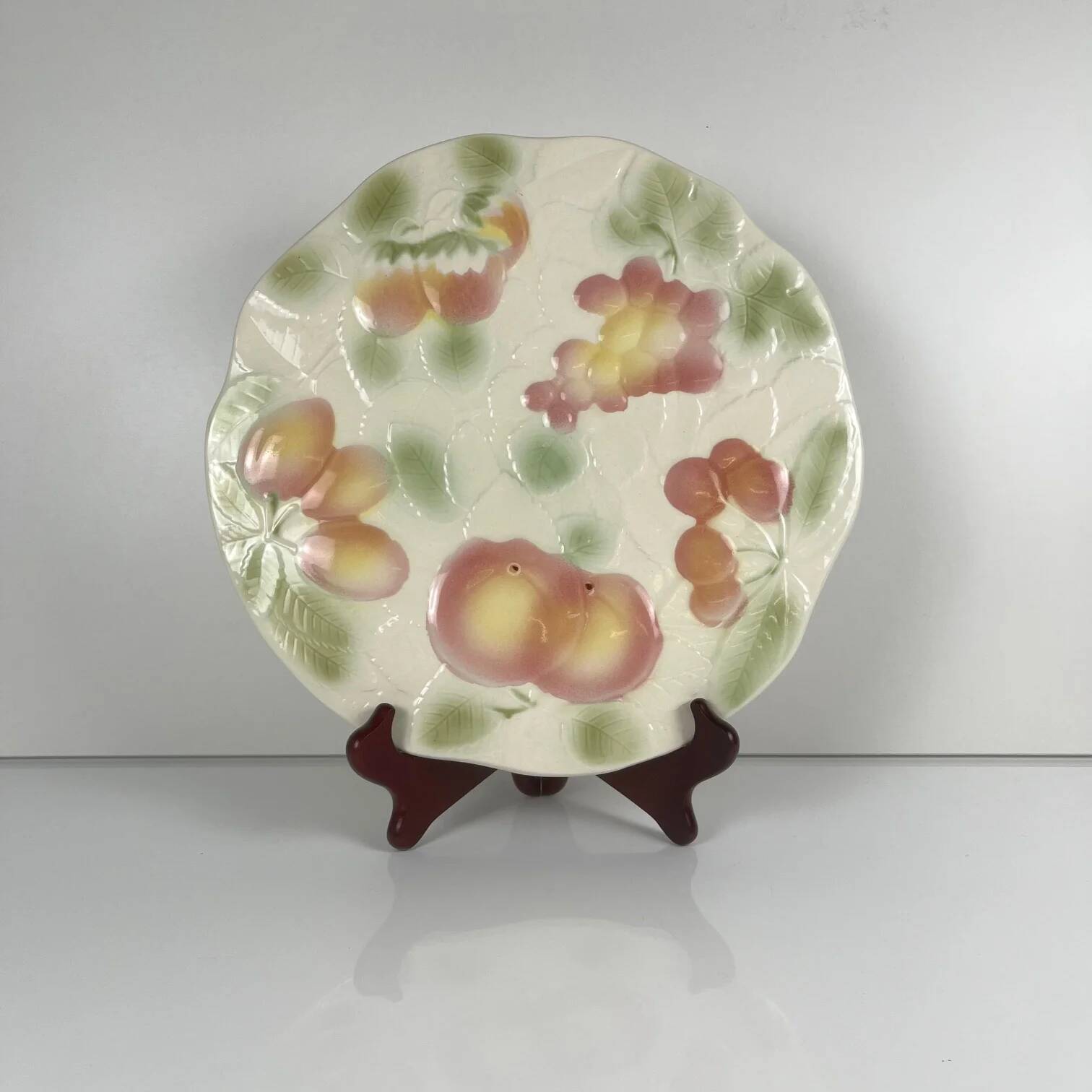 Cake or serving dish barbotine Salins, fruit pattern