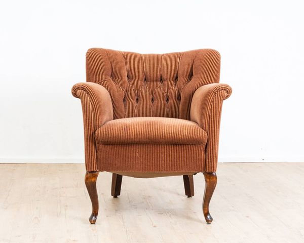 Fauteuil club  des années 40 avec revêtement en velours côtelé