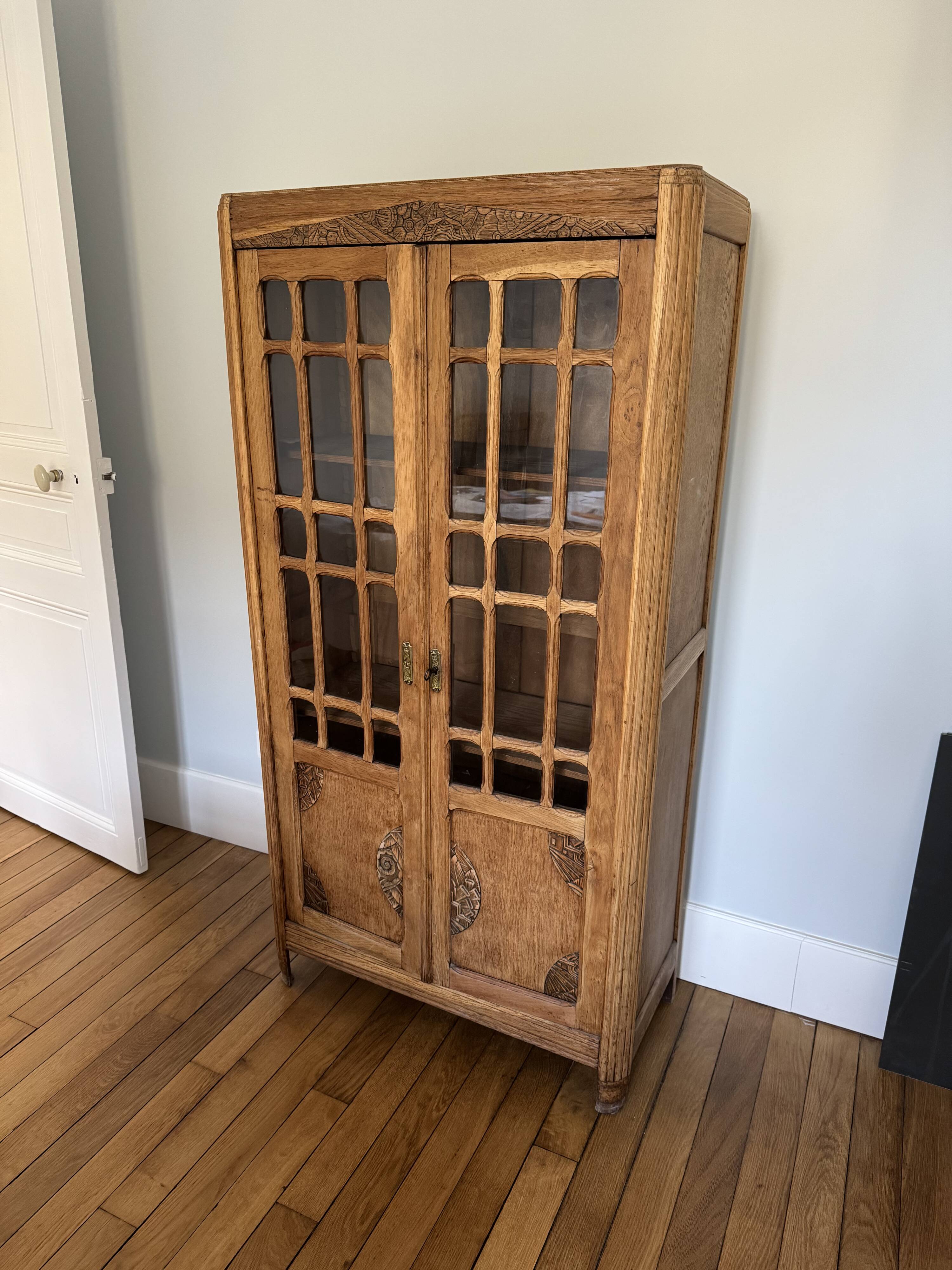 Parisian cabinet display case