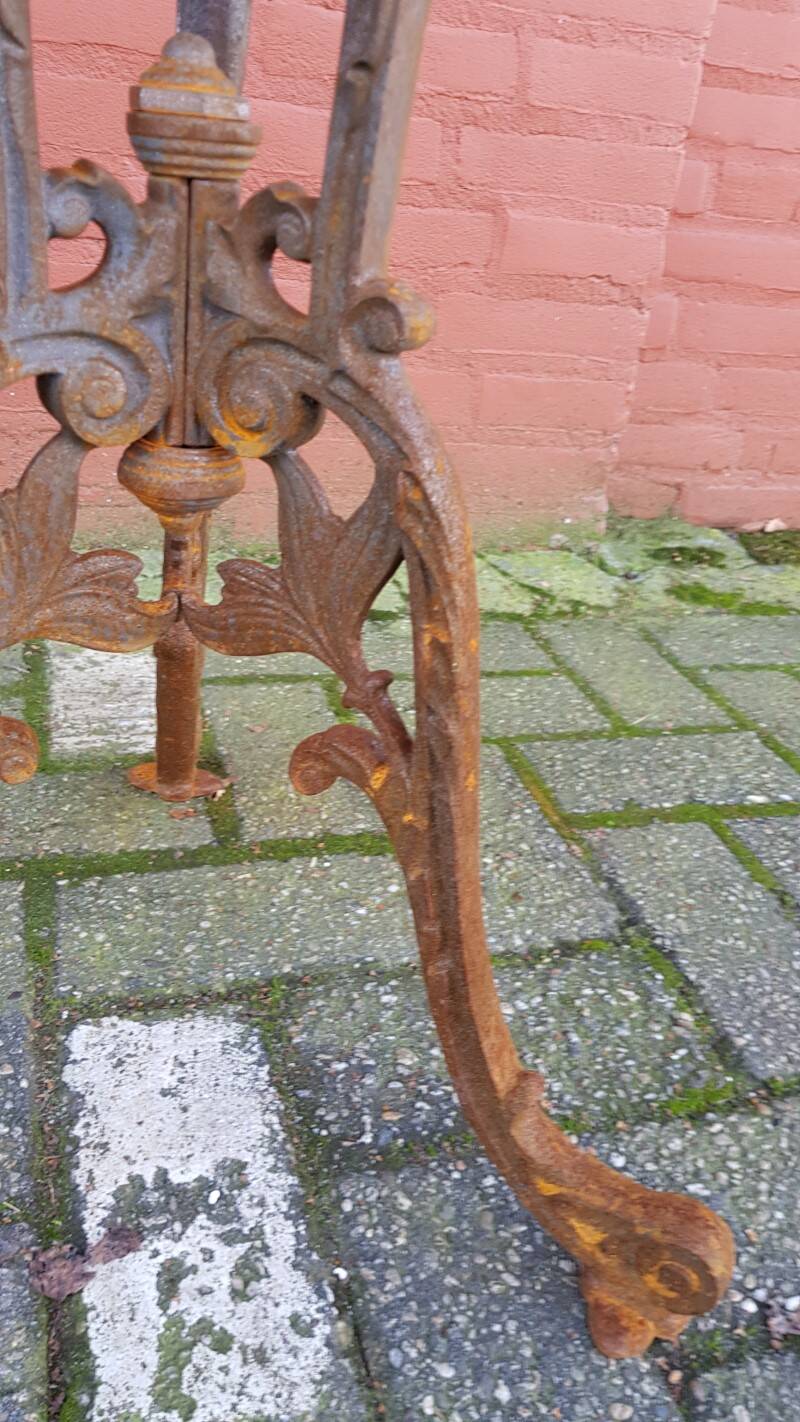 Art Nouveau cast iron garden table bistro table