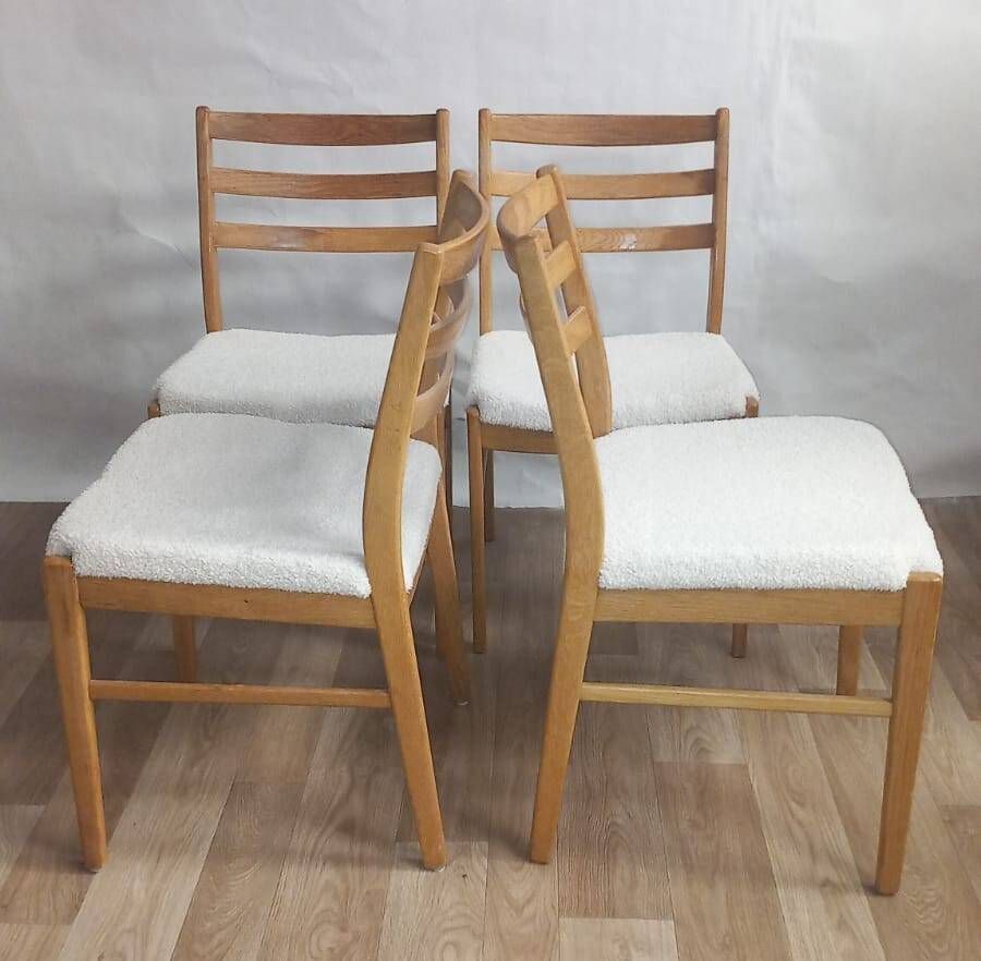 Set of 4 Vintage Scandinavian chairs in white boucle fabric, Sweden, 1920s.