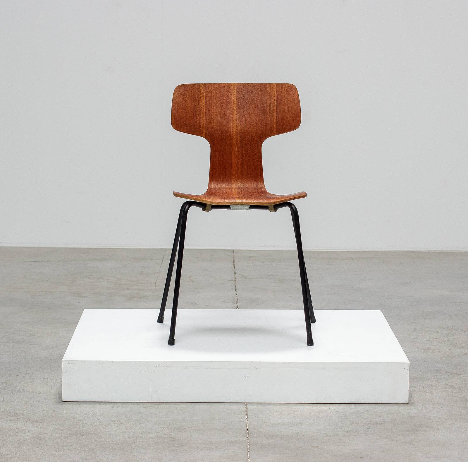 Arne Jacobsen Hammer Chair model 3103 for Fritz Hansen 1960