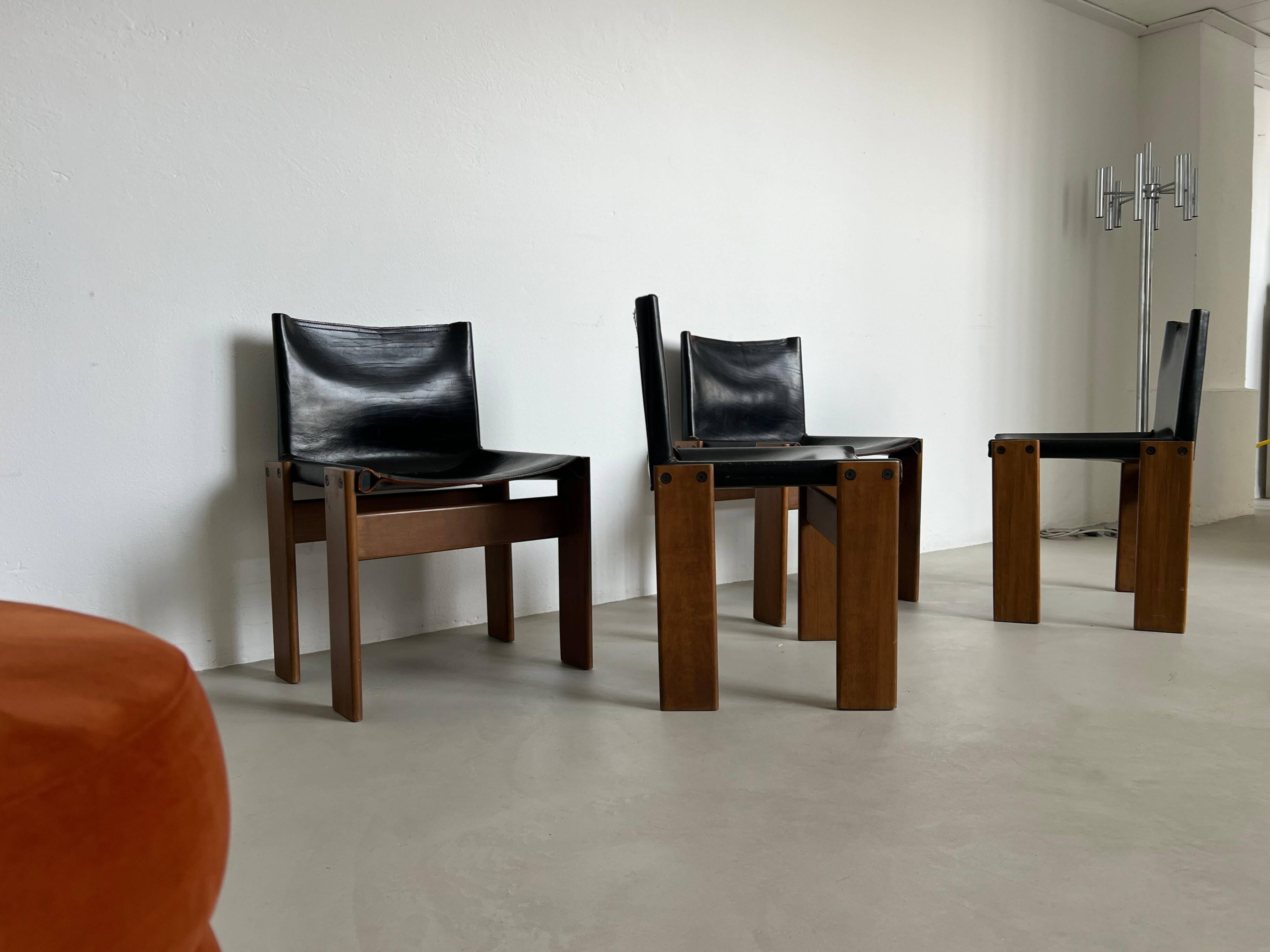 Chaises de salle à manger noires italiennes vintage et de collection par Afra et Tobia Scarpa