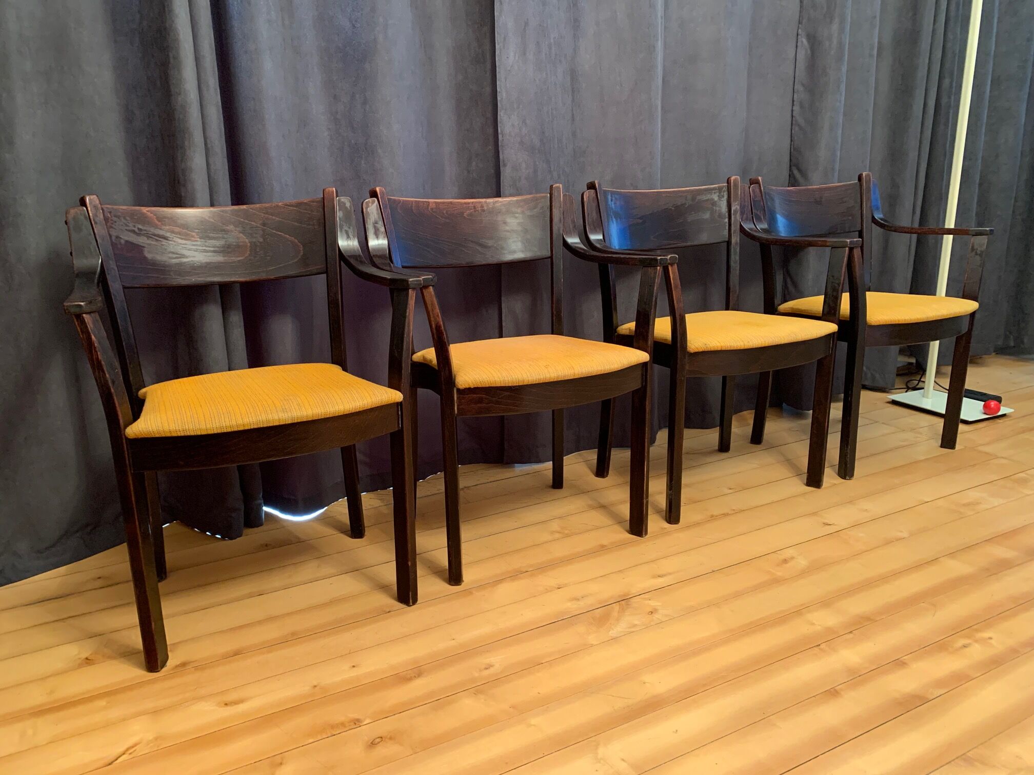 Quatre chaises Gemla Möbler AB Suède 1981