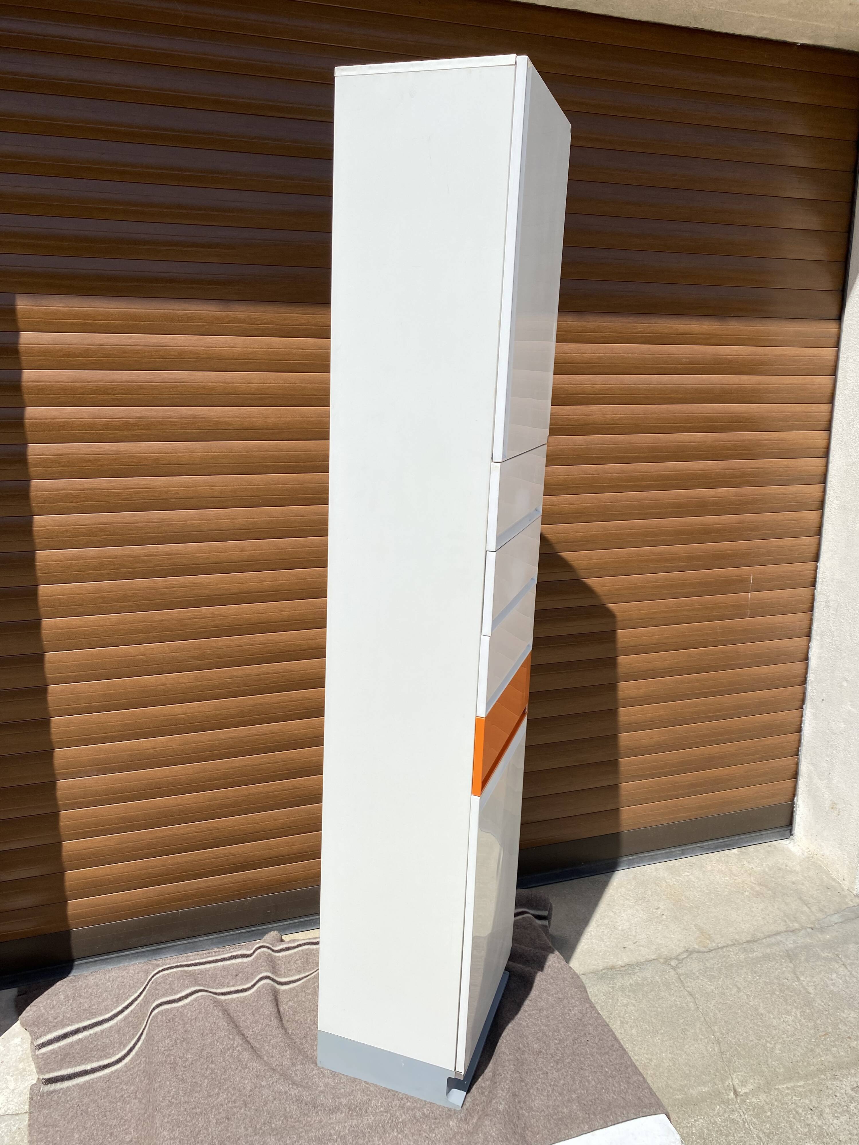 Bathroom column