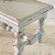 Tabouret vintage gris perle patiné