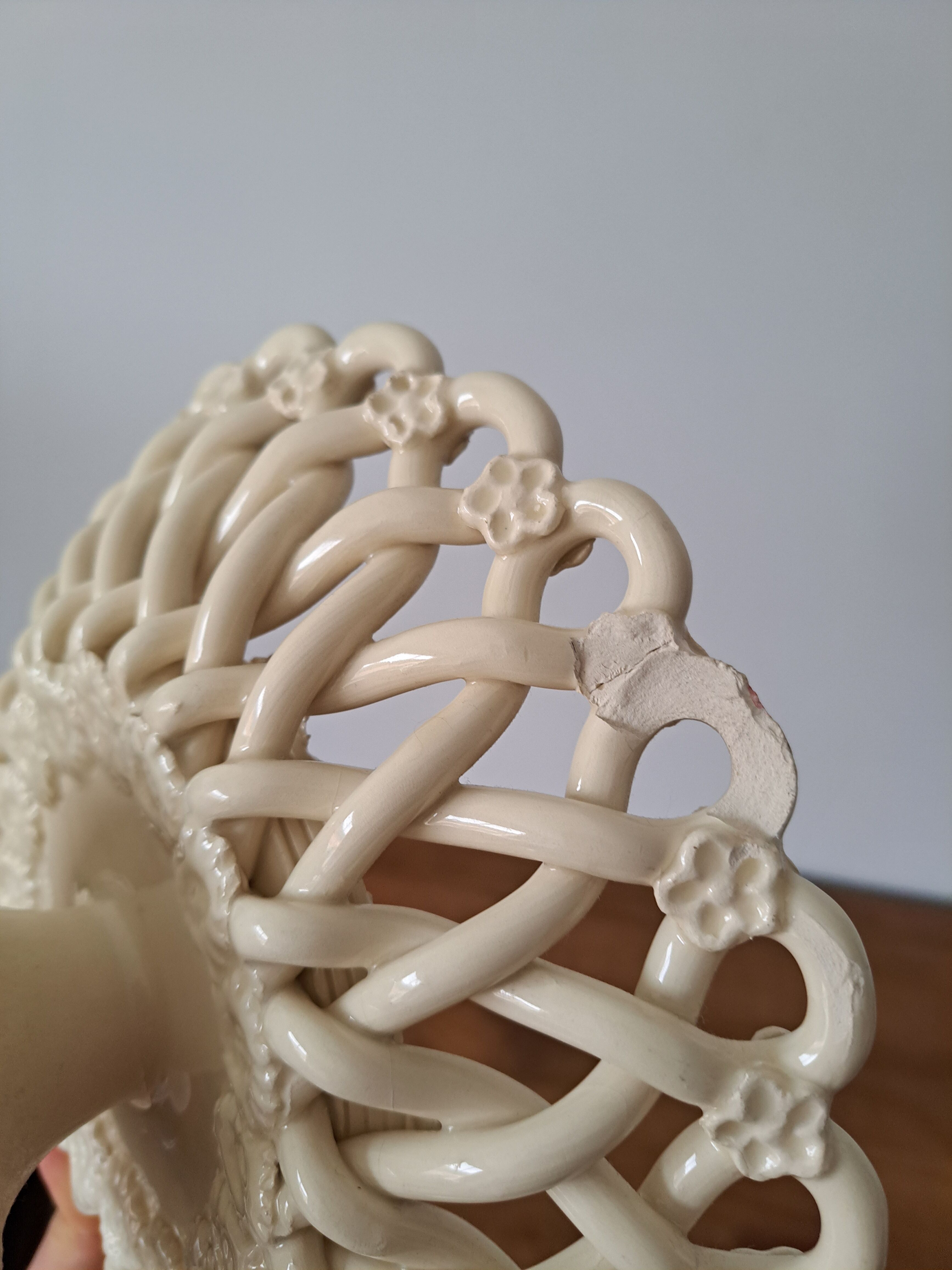 Pichon braided standing cup