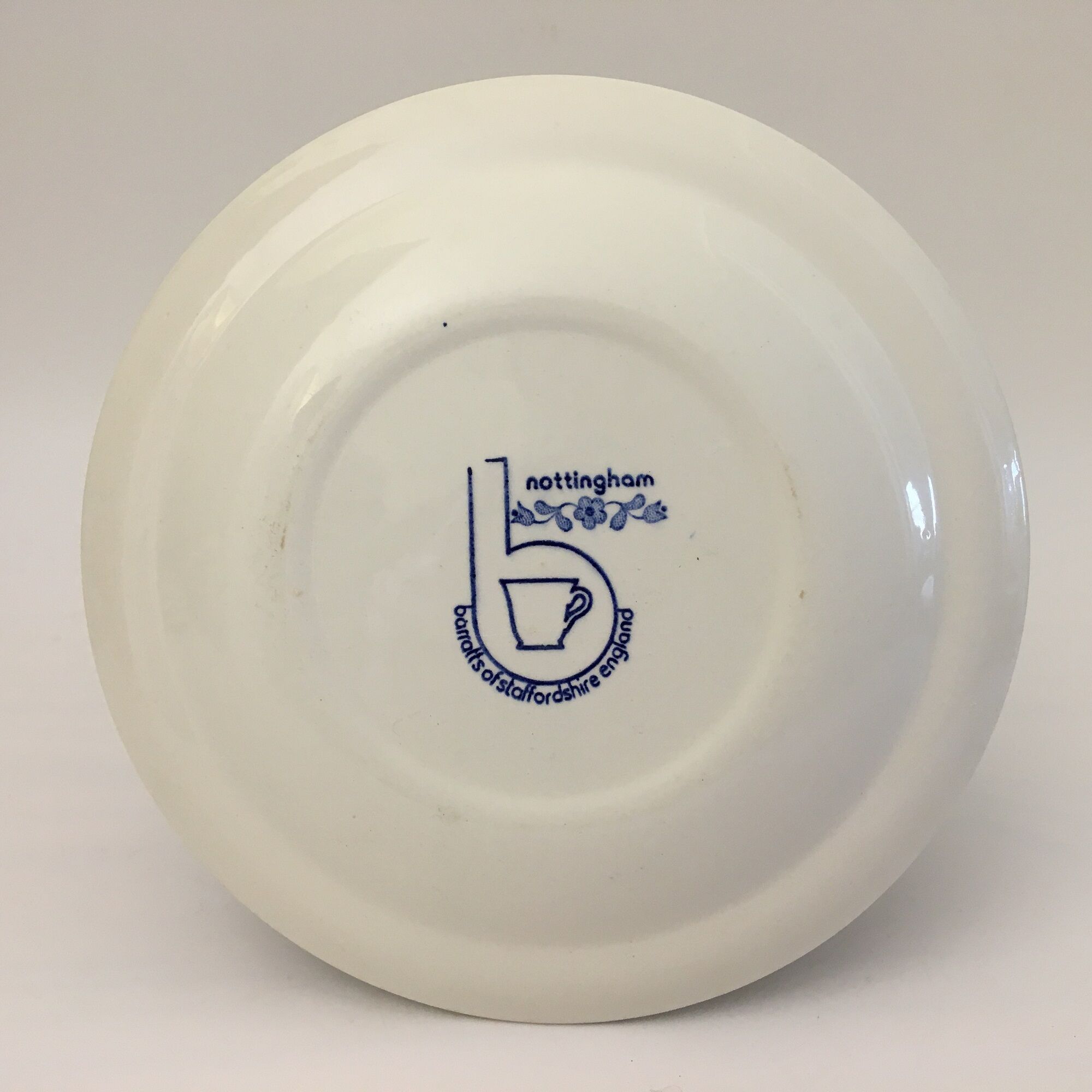 Set of 6 dessert plates of the English pottery "Barratts de Staffordshire" model "Nottingh"
