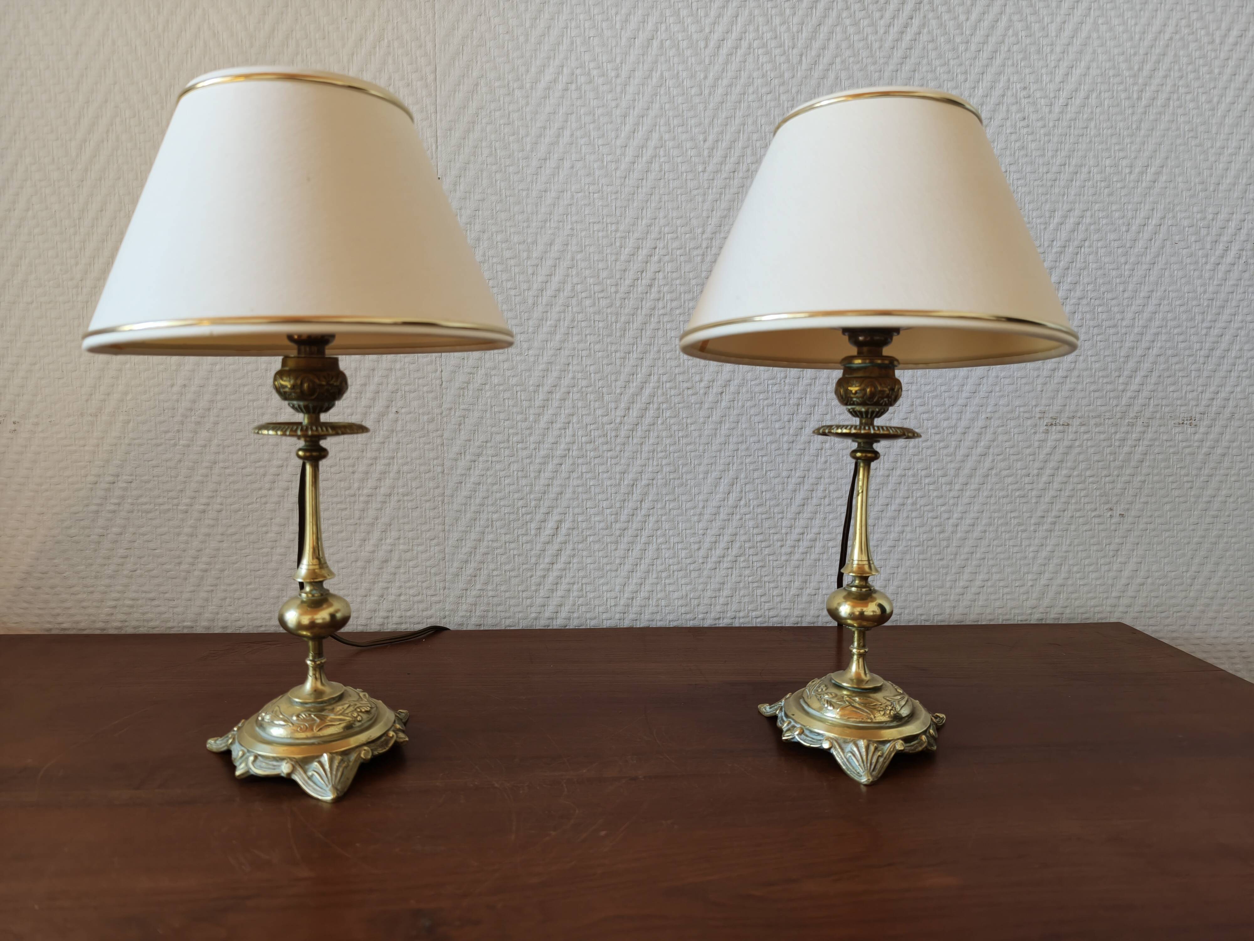Pair of lamps in solid gold-plated brass