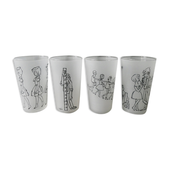 Lot de 4 verres signés Cabu sur le thème des étudiants