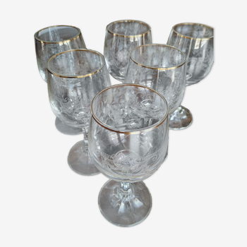 Lot de 6 verres à vin blanc anciens en cristal gravé et liseré doré