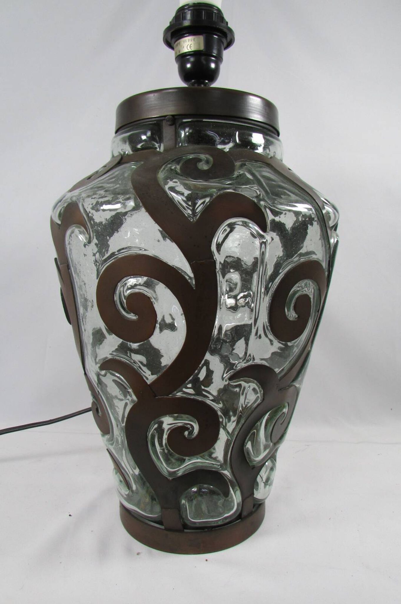 Lampe de salon, fer forgé et verre soufflé