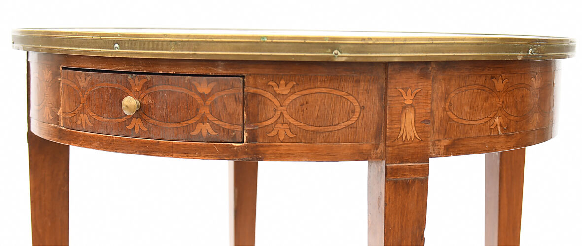 Pedestal table in marquetry