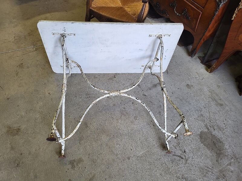 Table de jardin en metal et bois