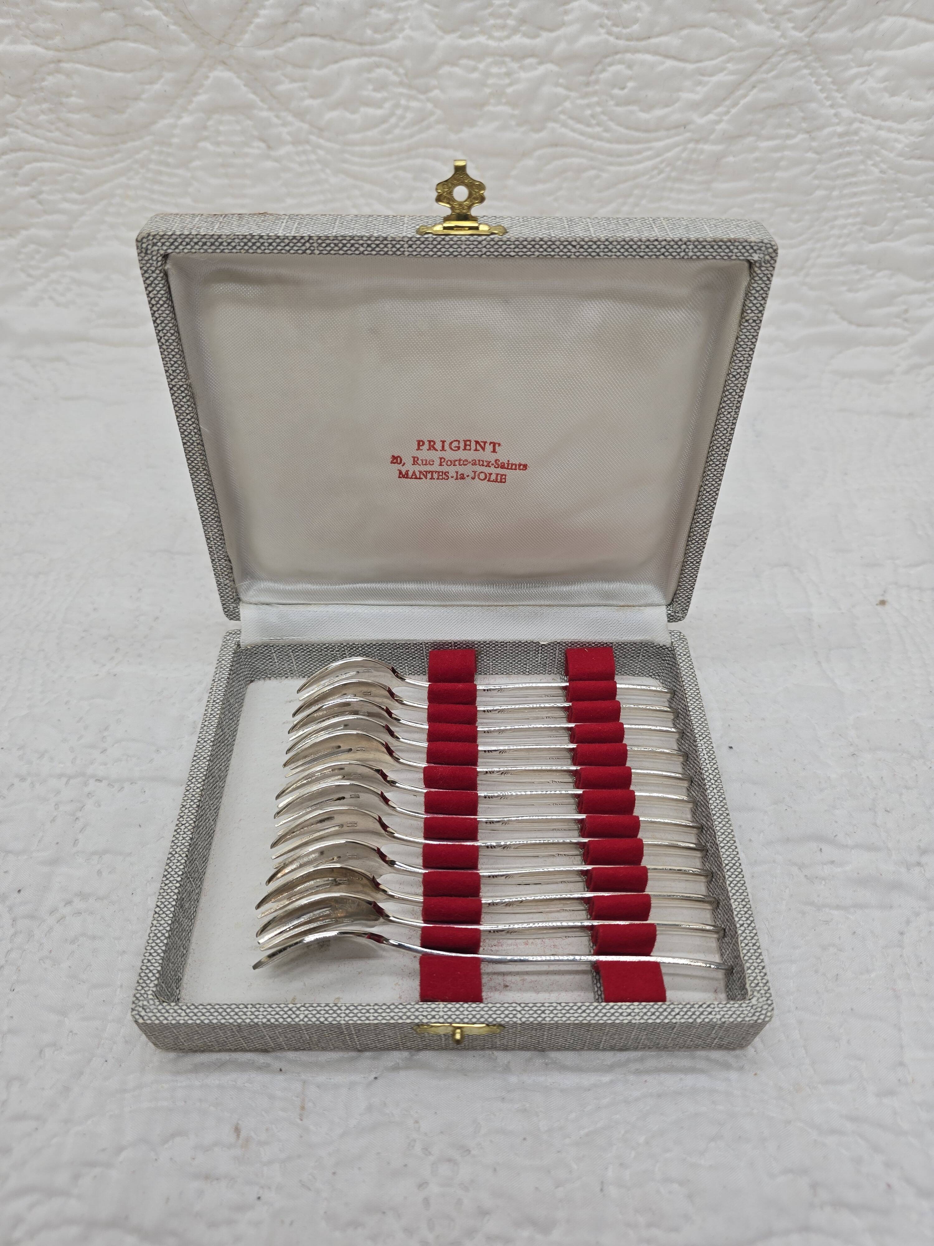 Set of 12 silver-plated dessert forks