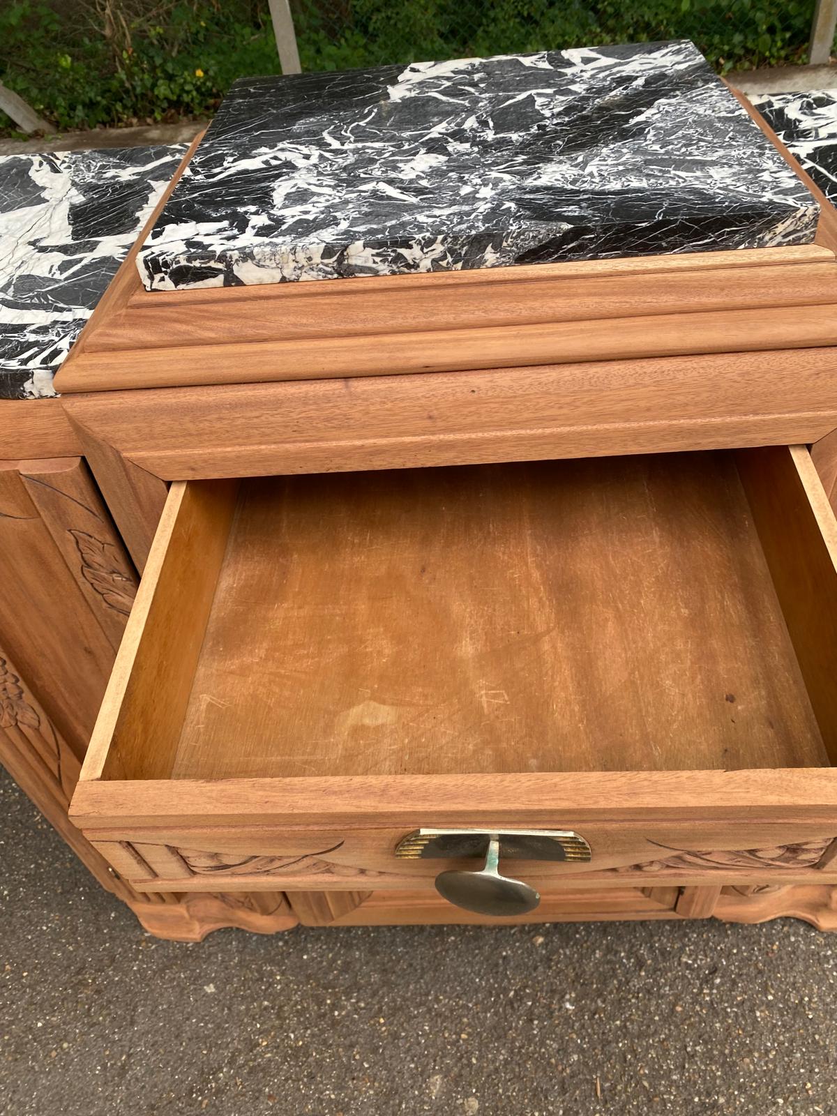 Art Deco sideboard renovated in solid walnut and large antique marble from the 1930s.