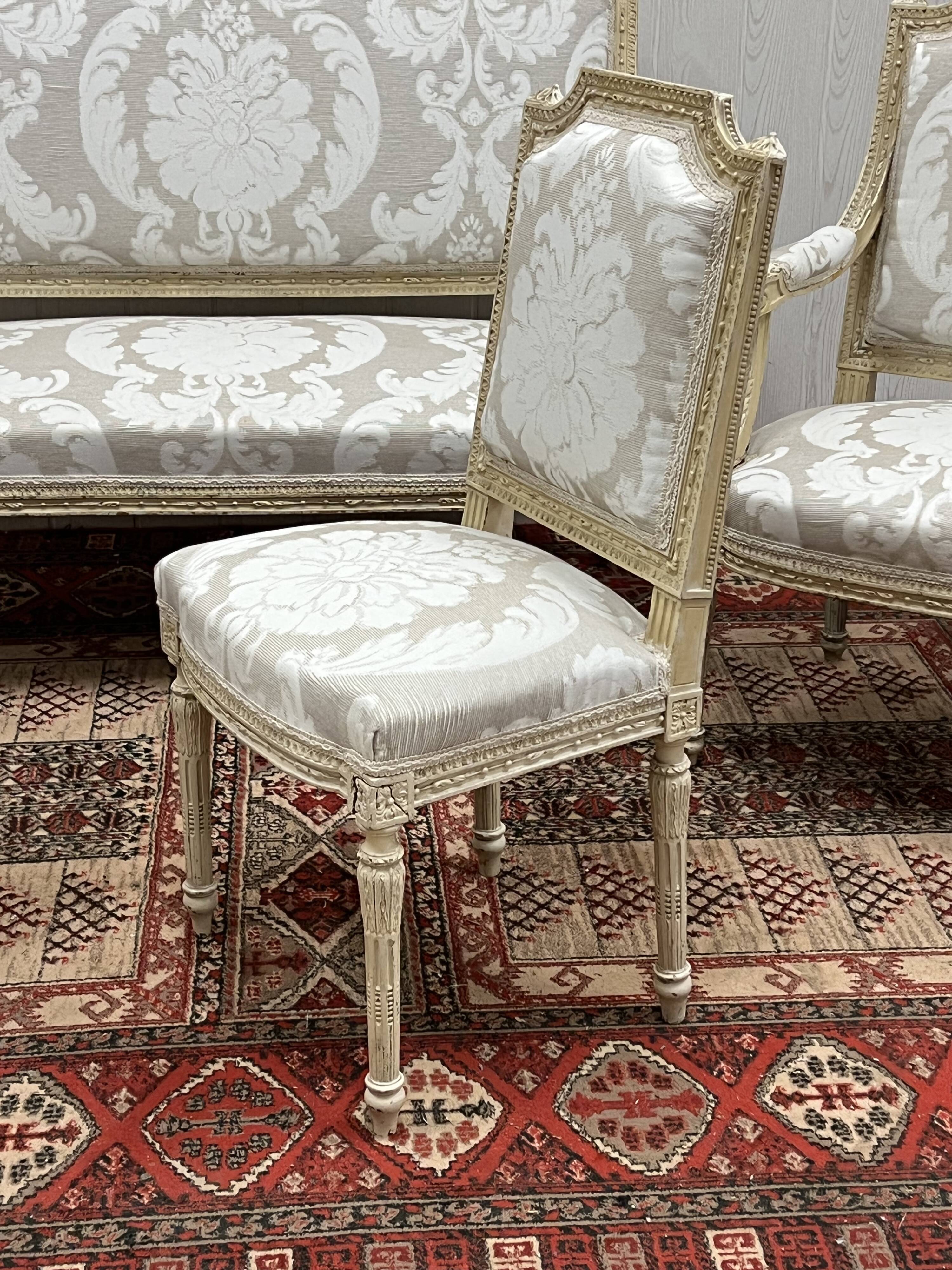 Salon style Louis XVI