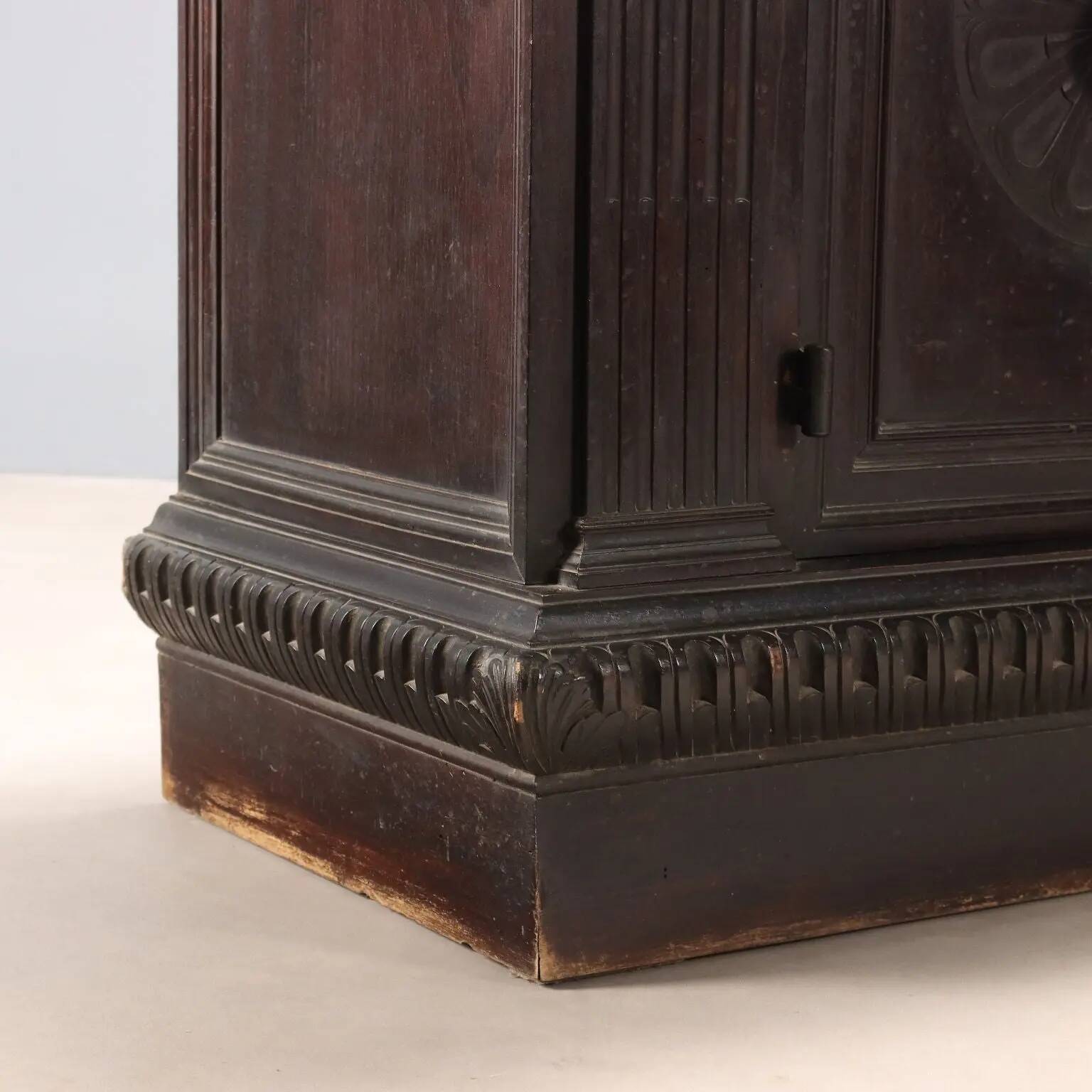 Antique neo-Renaissance walnut buffet, Italy, 19th century