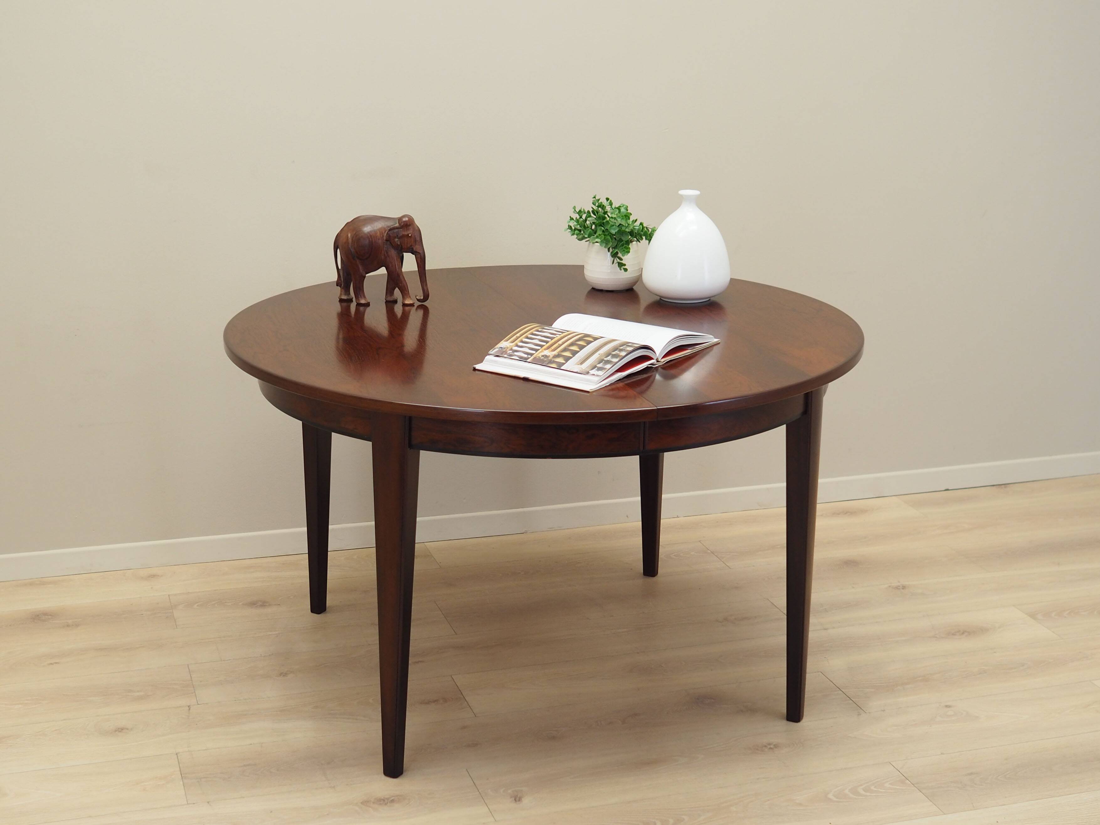 Round rosewood table, Danish design, 1970s, manufacturer: Omann Jun