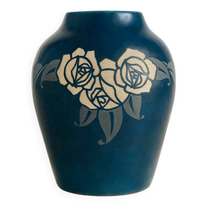 Vase art déco en fonte