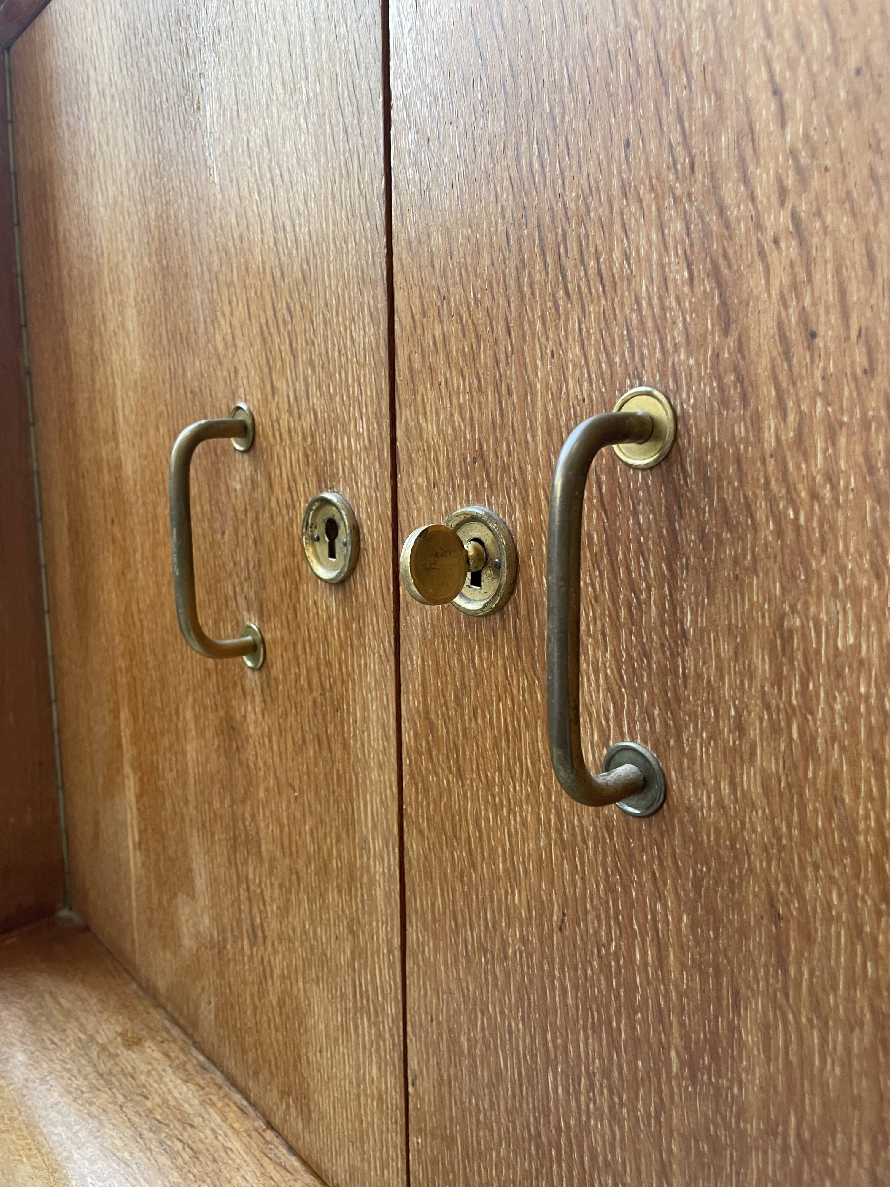 Meuble de rangement secrétaire chêne années 60