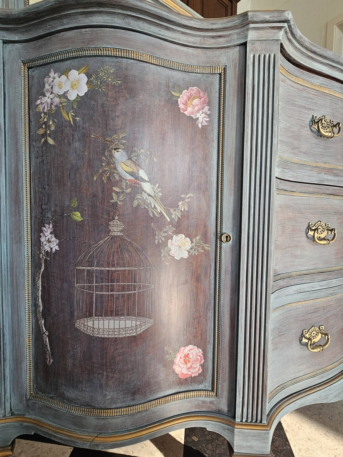 Antique English wooden commode with mirror.