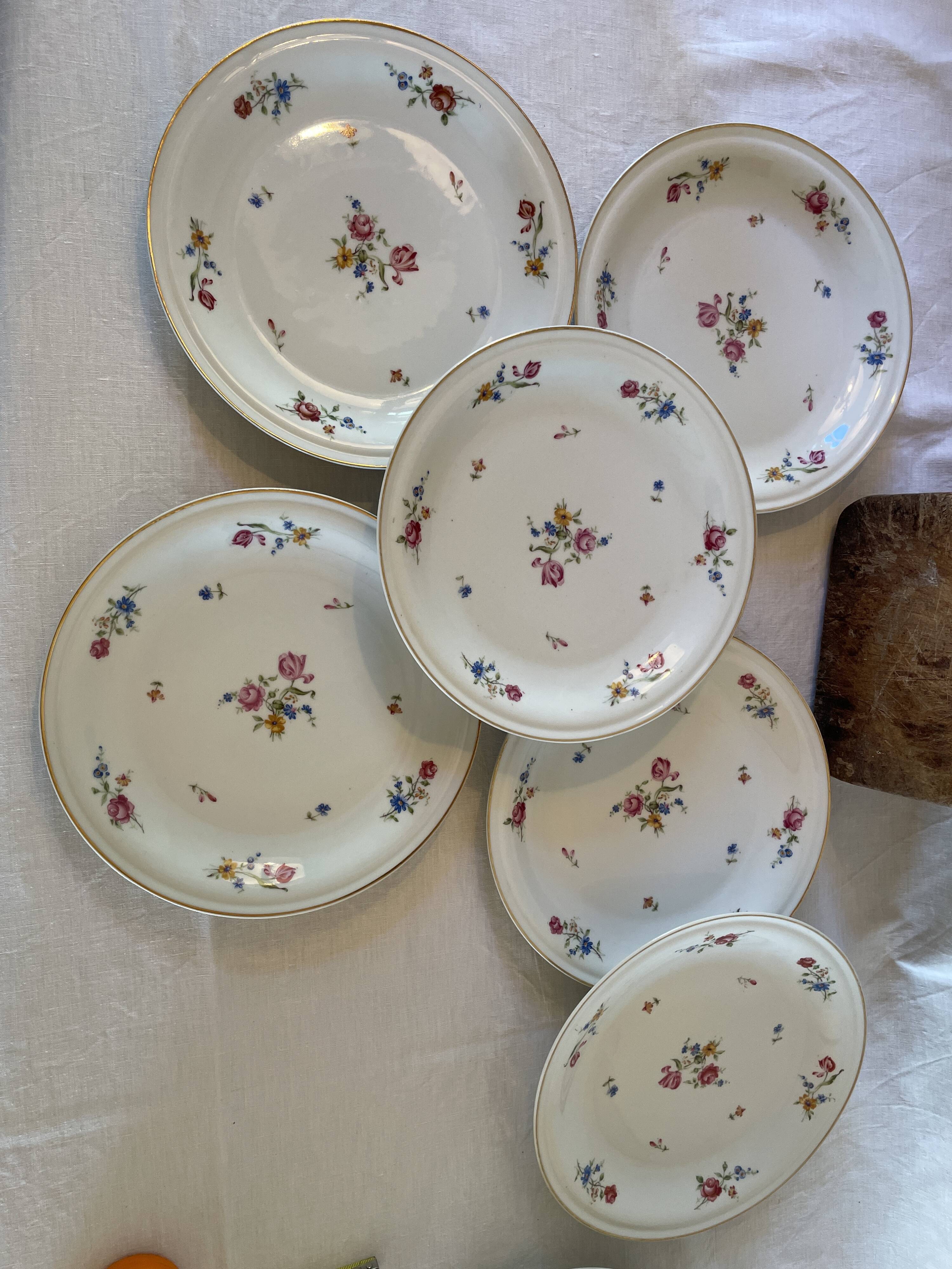 Flat porcelain plates France