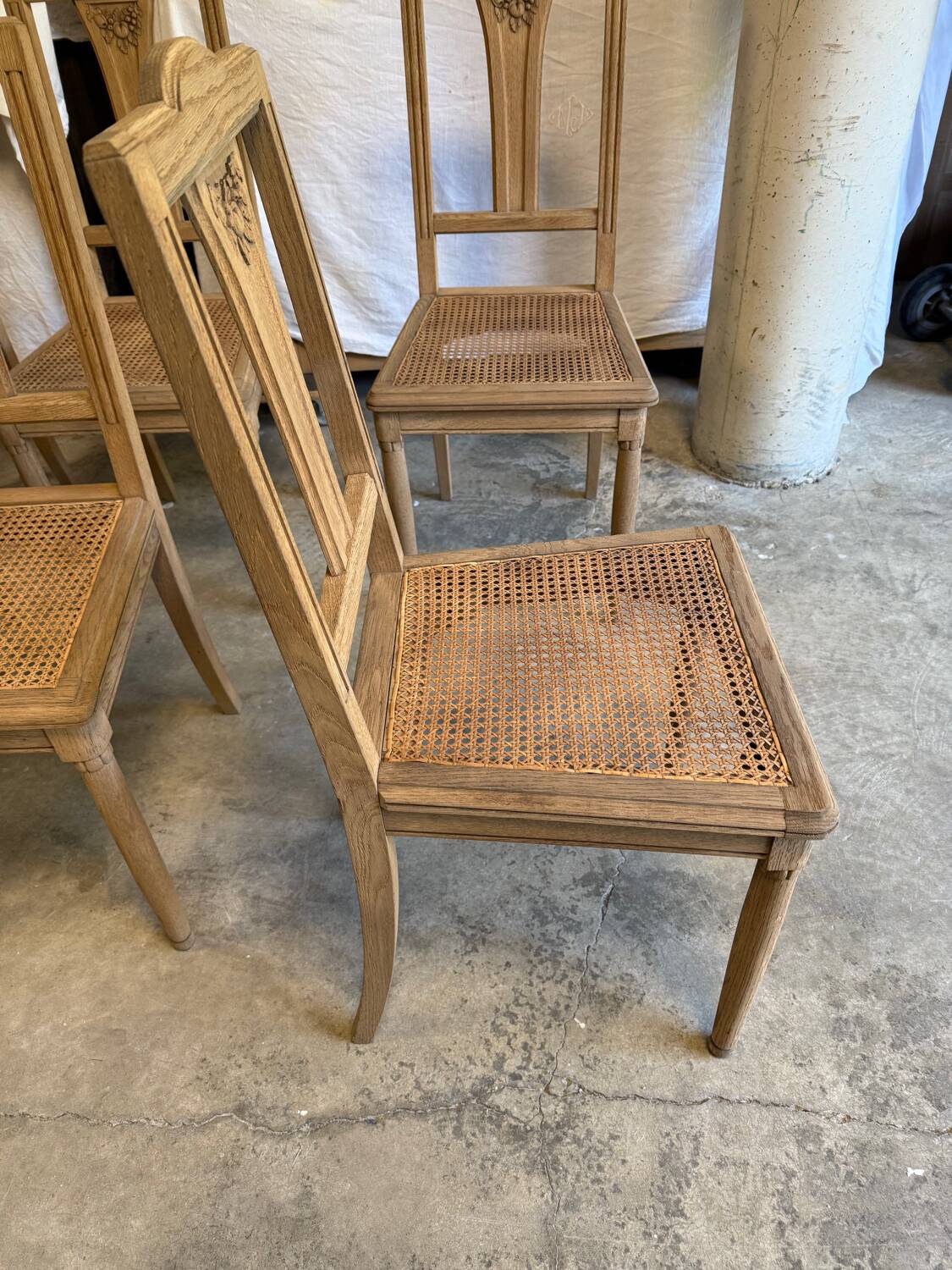 Chaises cannées