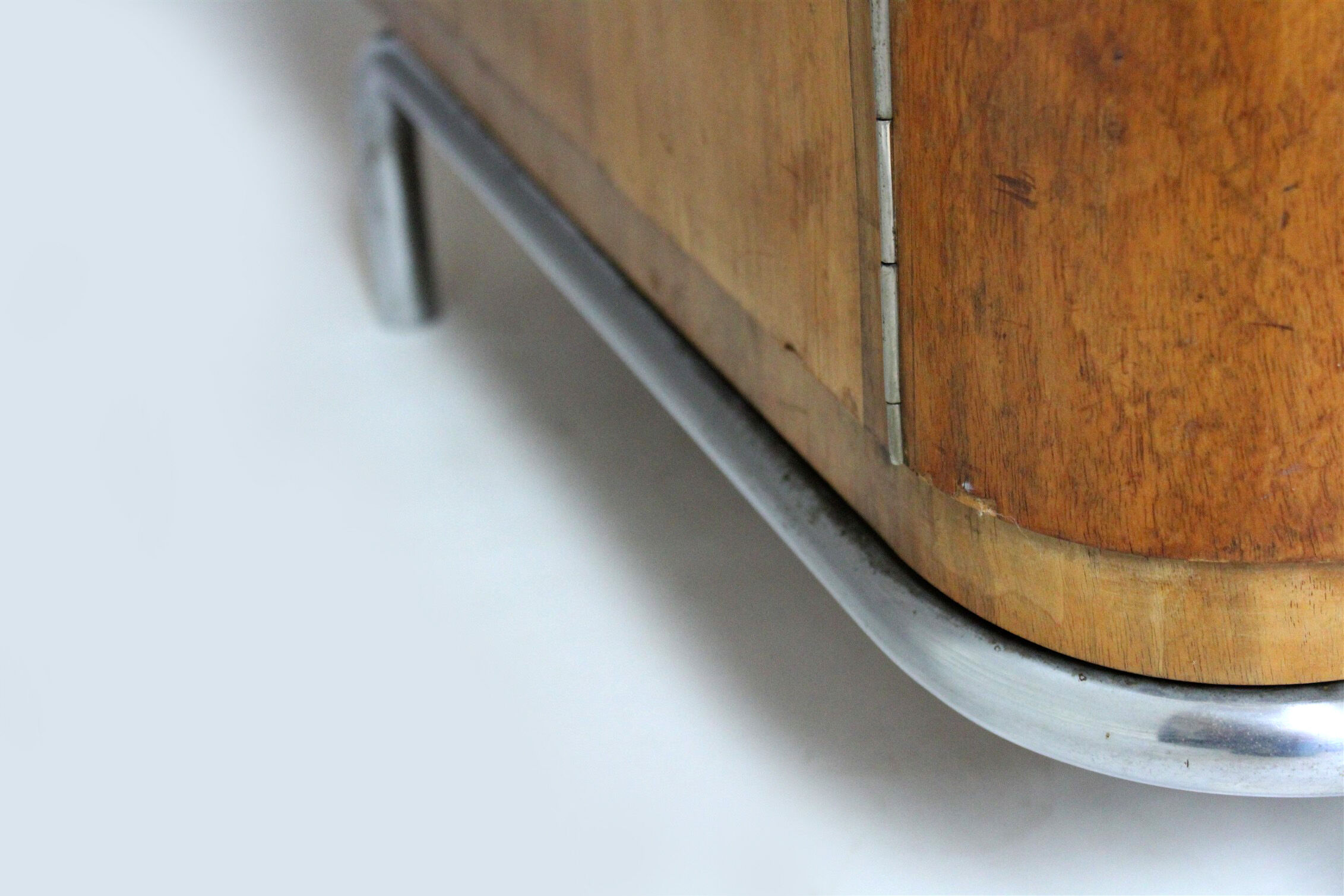 Bauhaus chromed tubular steel wardrobe, 1930s