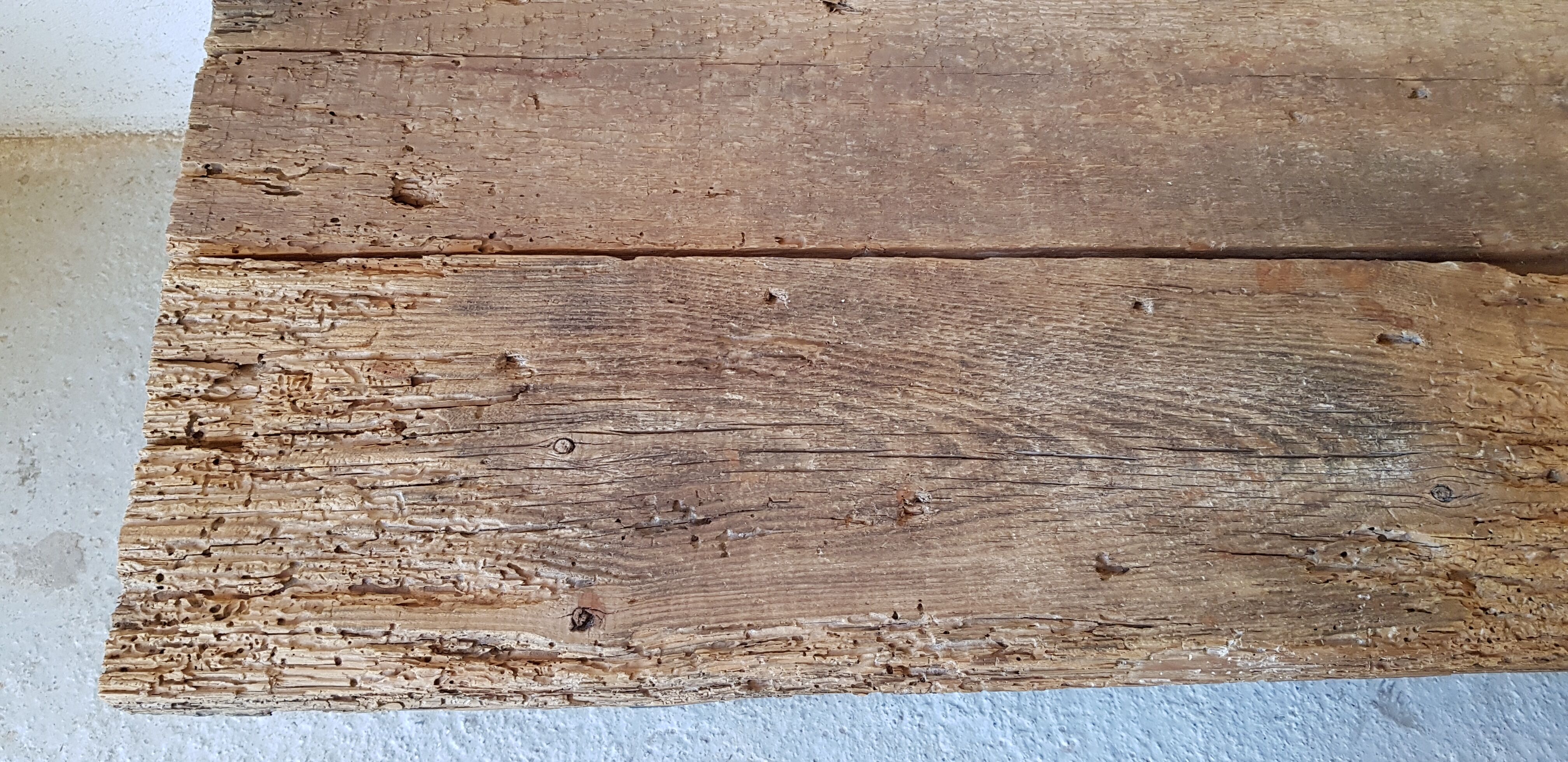 Coffee table wabi sabi