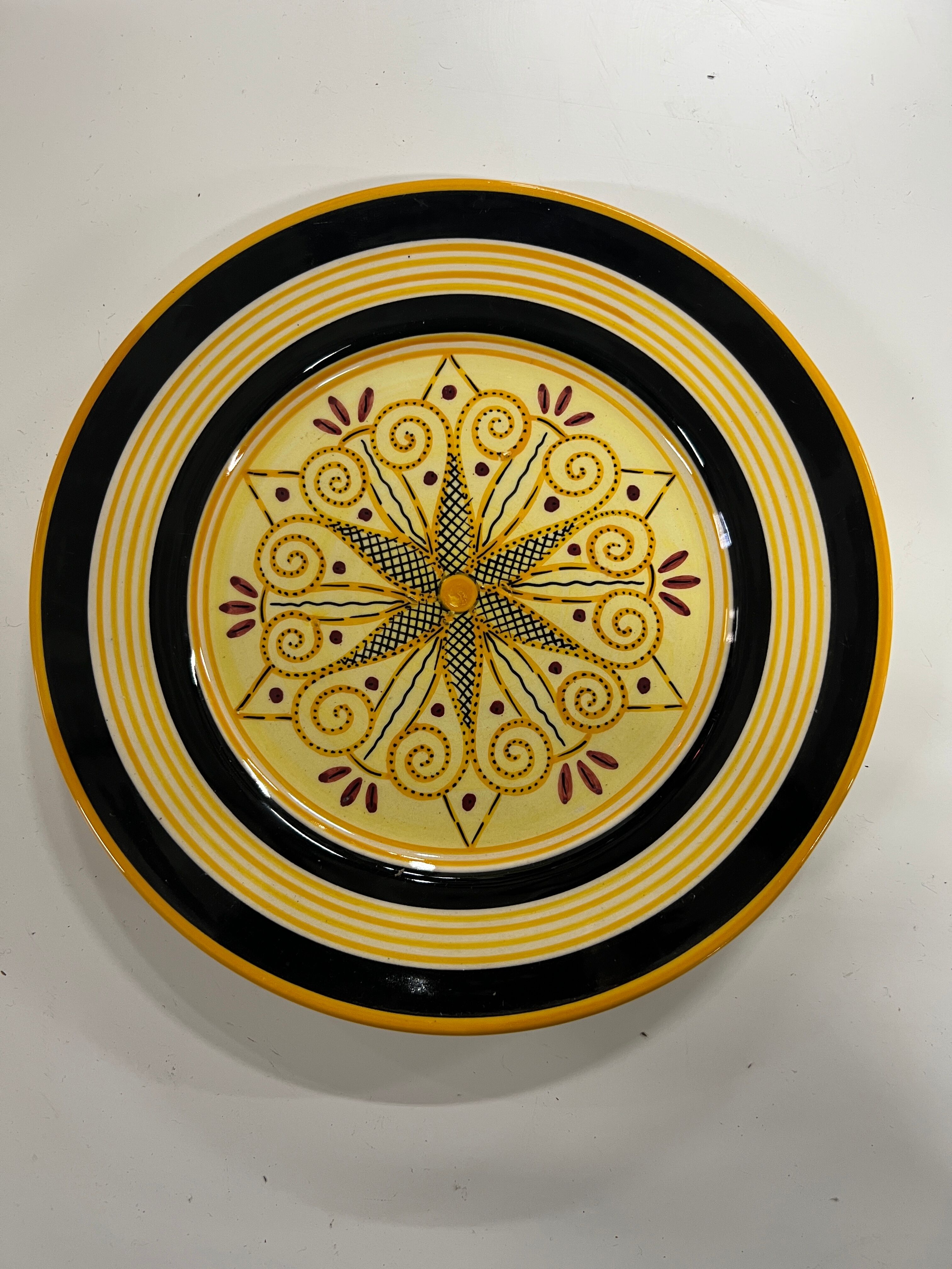 Ceramic plate HB Quimper with Breton decoration
