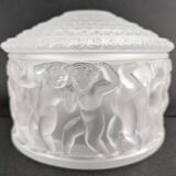 Lalique crystal box modelled as "Les Enfants".