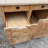Central island / Saucepan storage unit