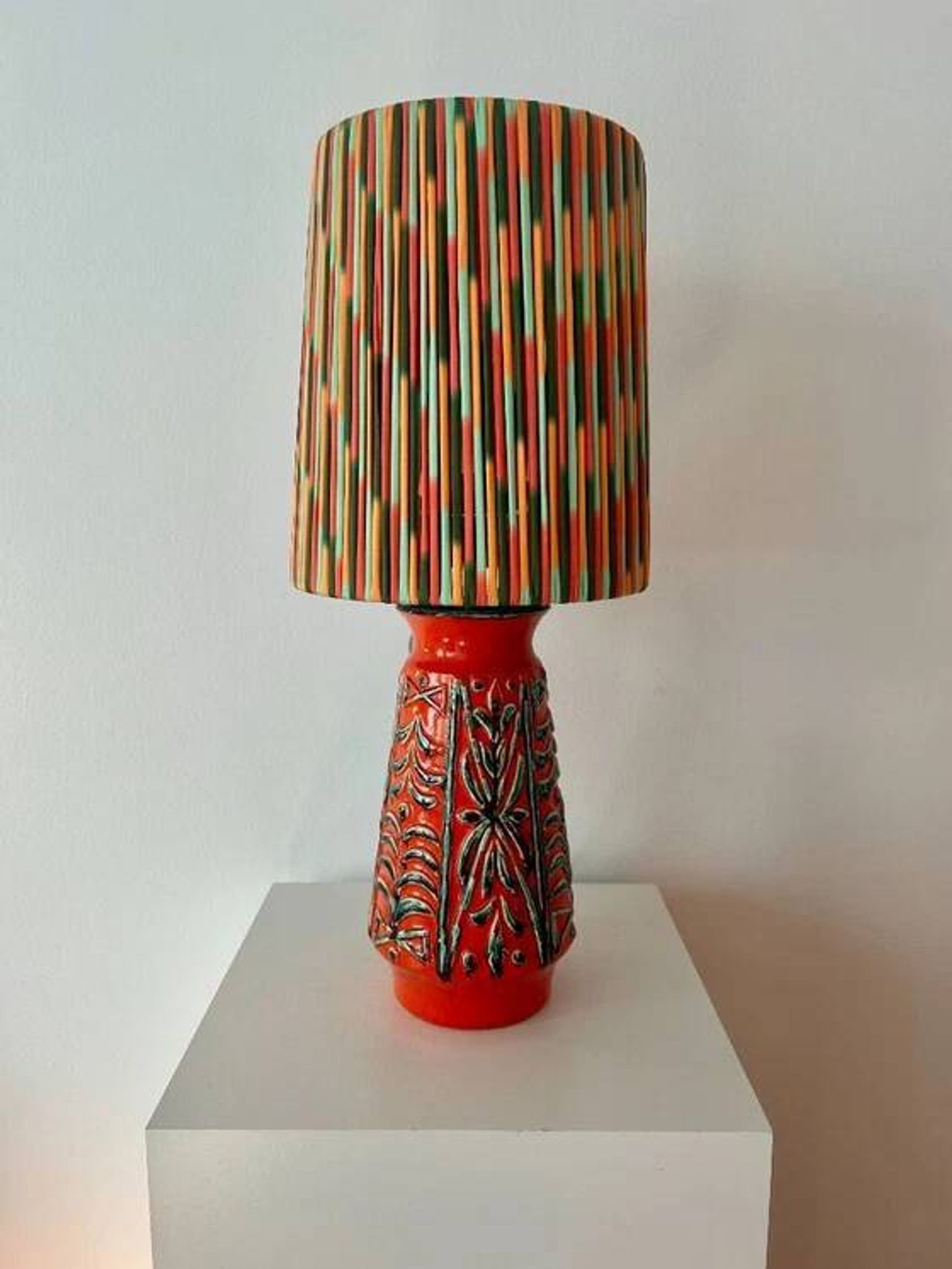 Lampe de table d'ambiance upcyclée à partir d'un vase en céramique Übelacker.