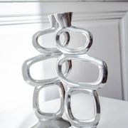 Paire de bougeoirs design par Matthew Hilton